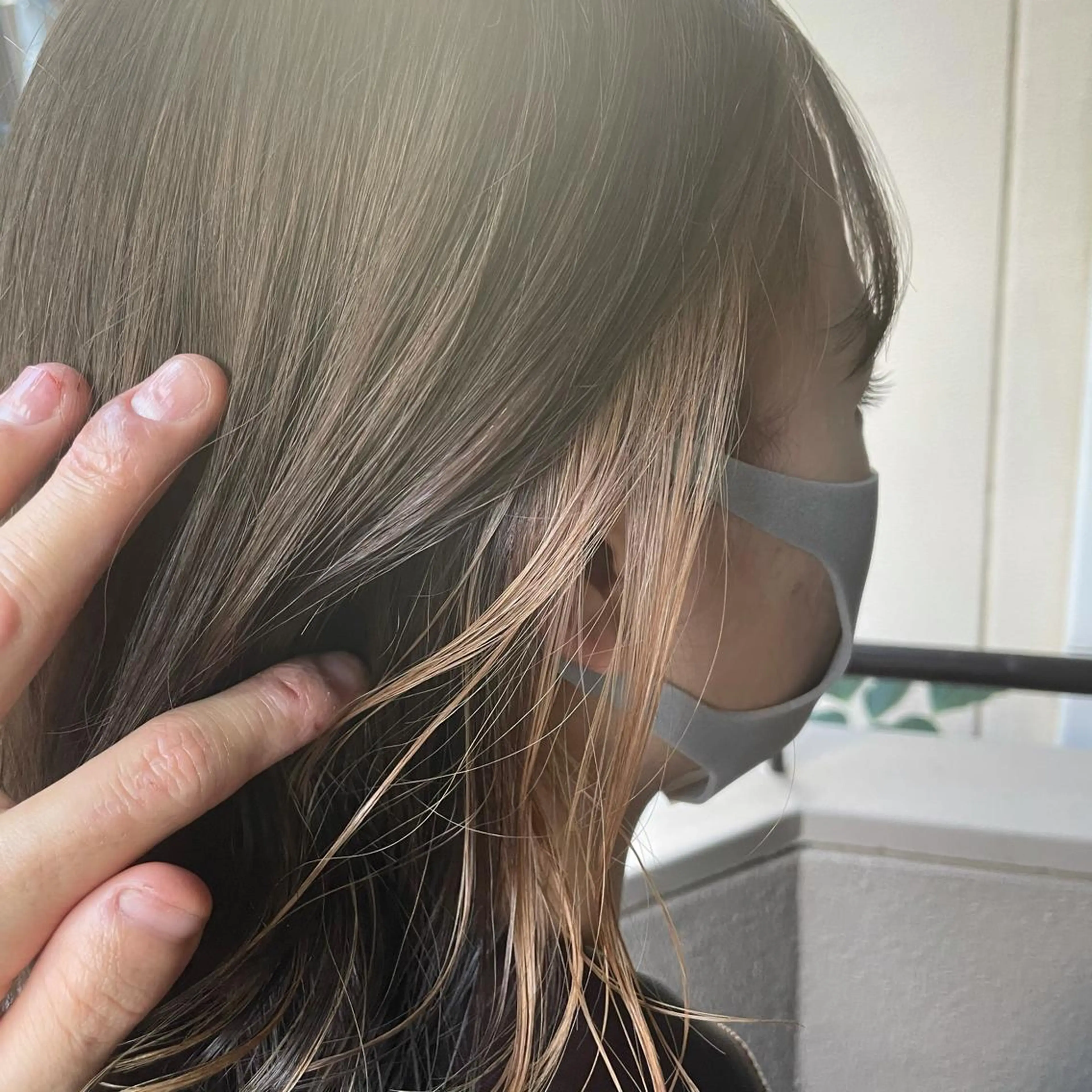 ミディアム カラー パーマ ヘアアレンジ メンズ キッズ ネイル マツエク・マツパ ヘアカラー トリートメント ヘアセット 切りっぱなしヘアボブ ミディアムヘアRYOのヘアスタイル