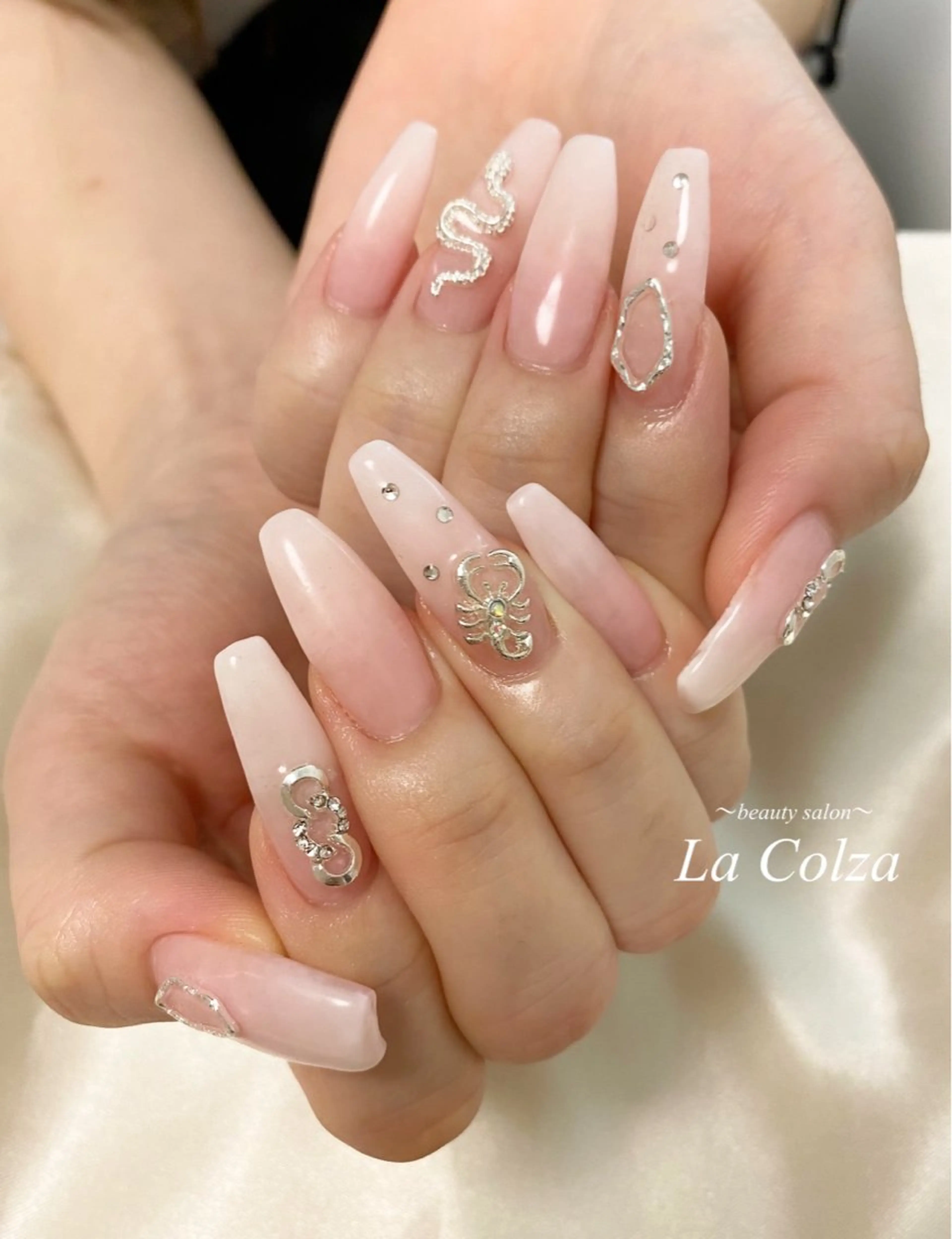 ネイル La Colzaのネイルデザイン