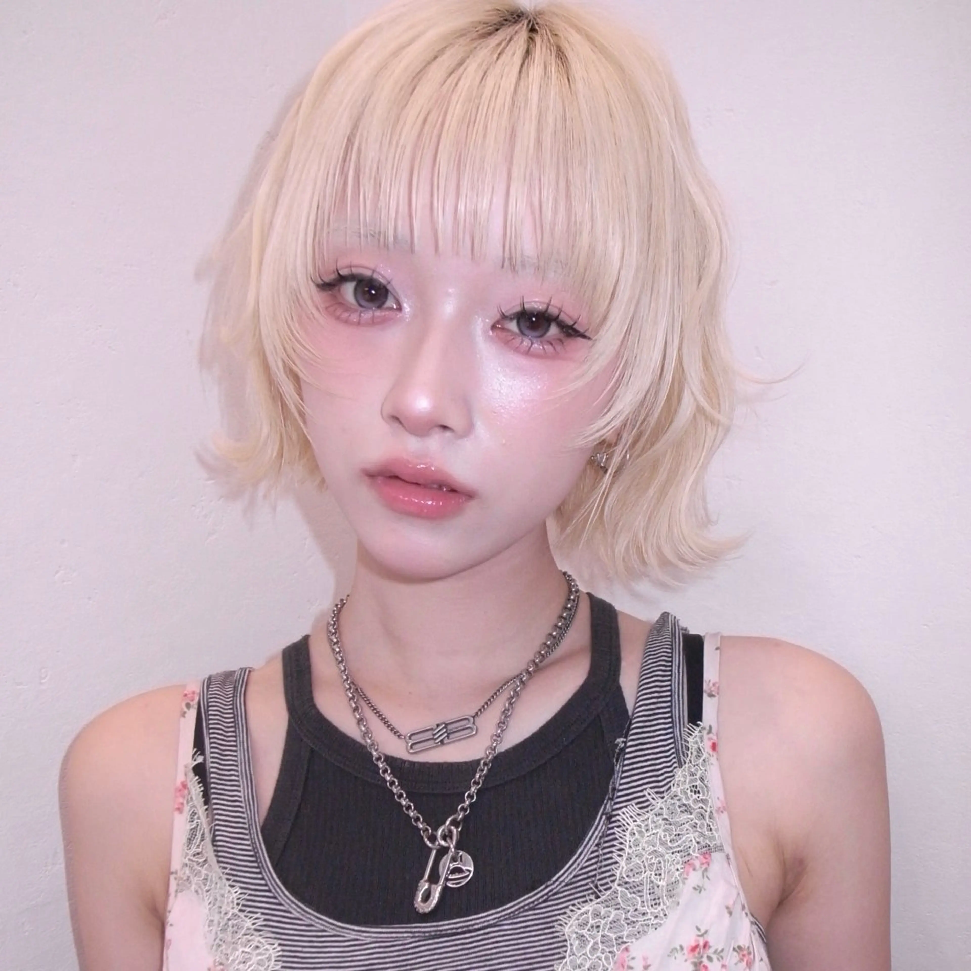 ショート カラー カット ヘアカラー トリートメント ベージュ/透明感/ 桃子🎀のヘアスタイル