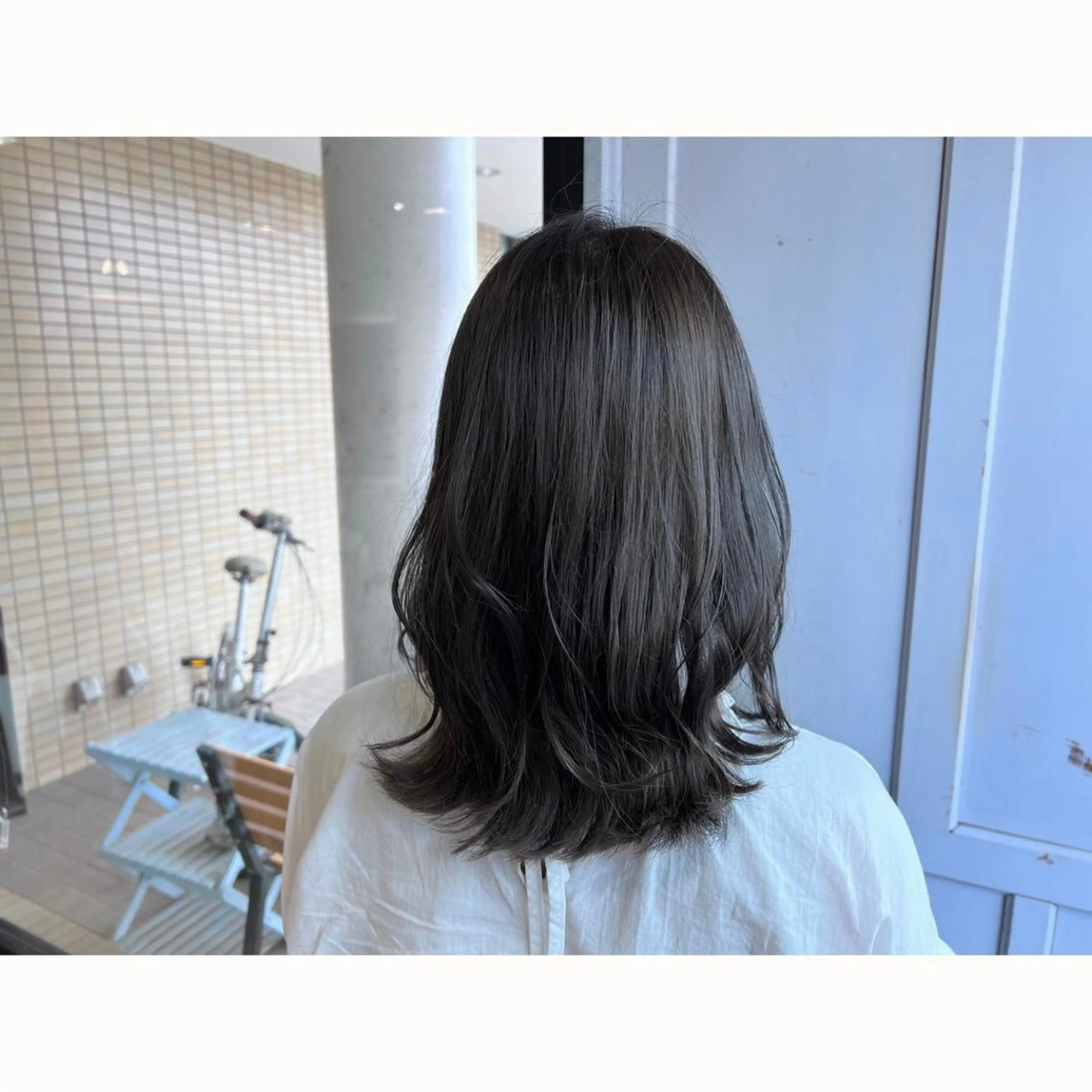 セミロング カラー アッシュ アッシュグレー ヘアカラー トリートメント ツキダテ ユイのヘアスタイル