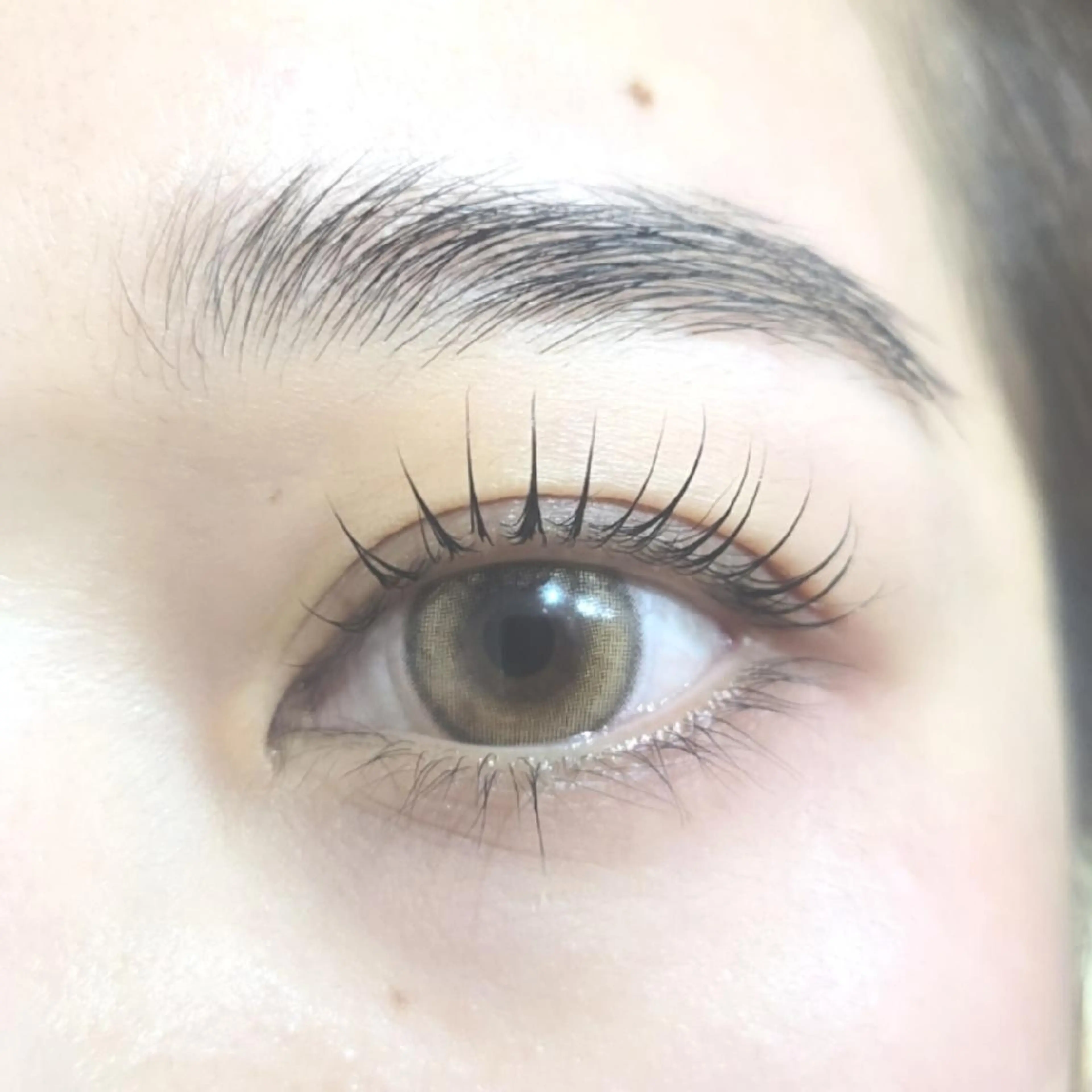 マツエク・マツパ アイブロウ ハリウッドブロウリフト 平田 愛美のヘアスタイル