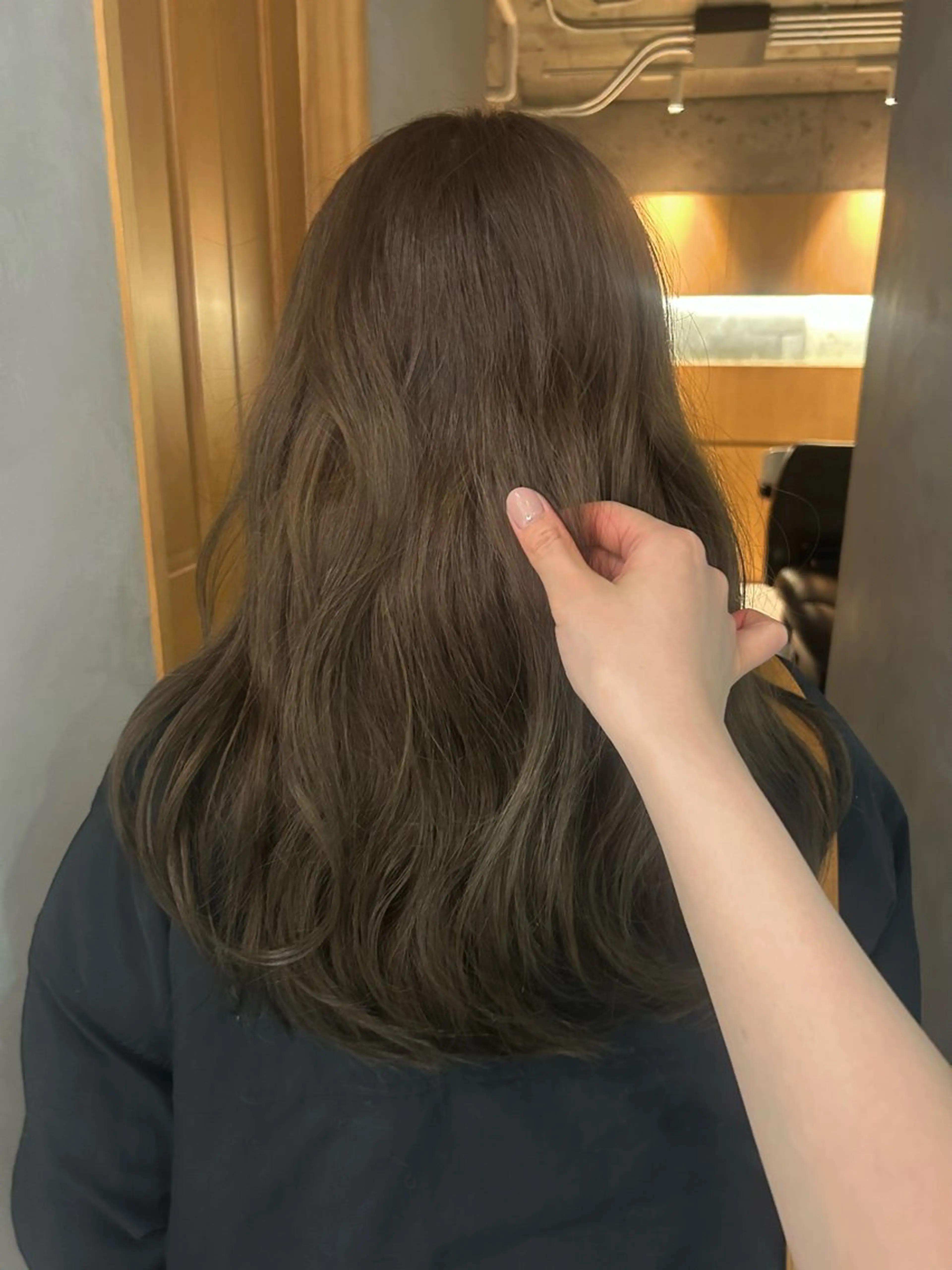 ロング カラー ベージュカラー ダブルカラー オリーブベージュ ヘアカラー blink所属・ボブカット/ 透明感 カラー yuiのヘアスタイル