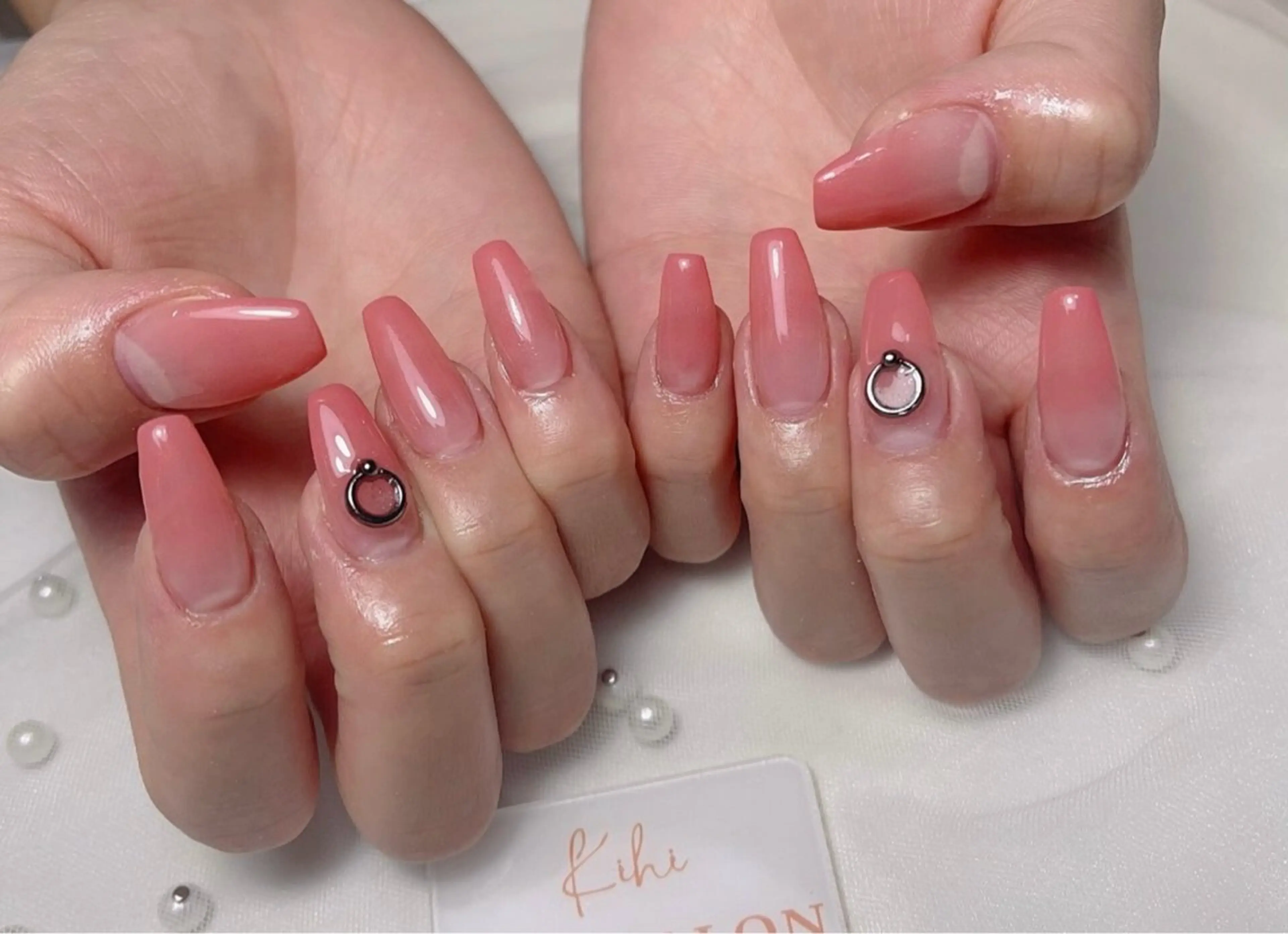 ネイル フレンチネイル グラデーション キラキラネイル 韓国ネイル マグネットネイル 清水 ユナのネイルデザイン