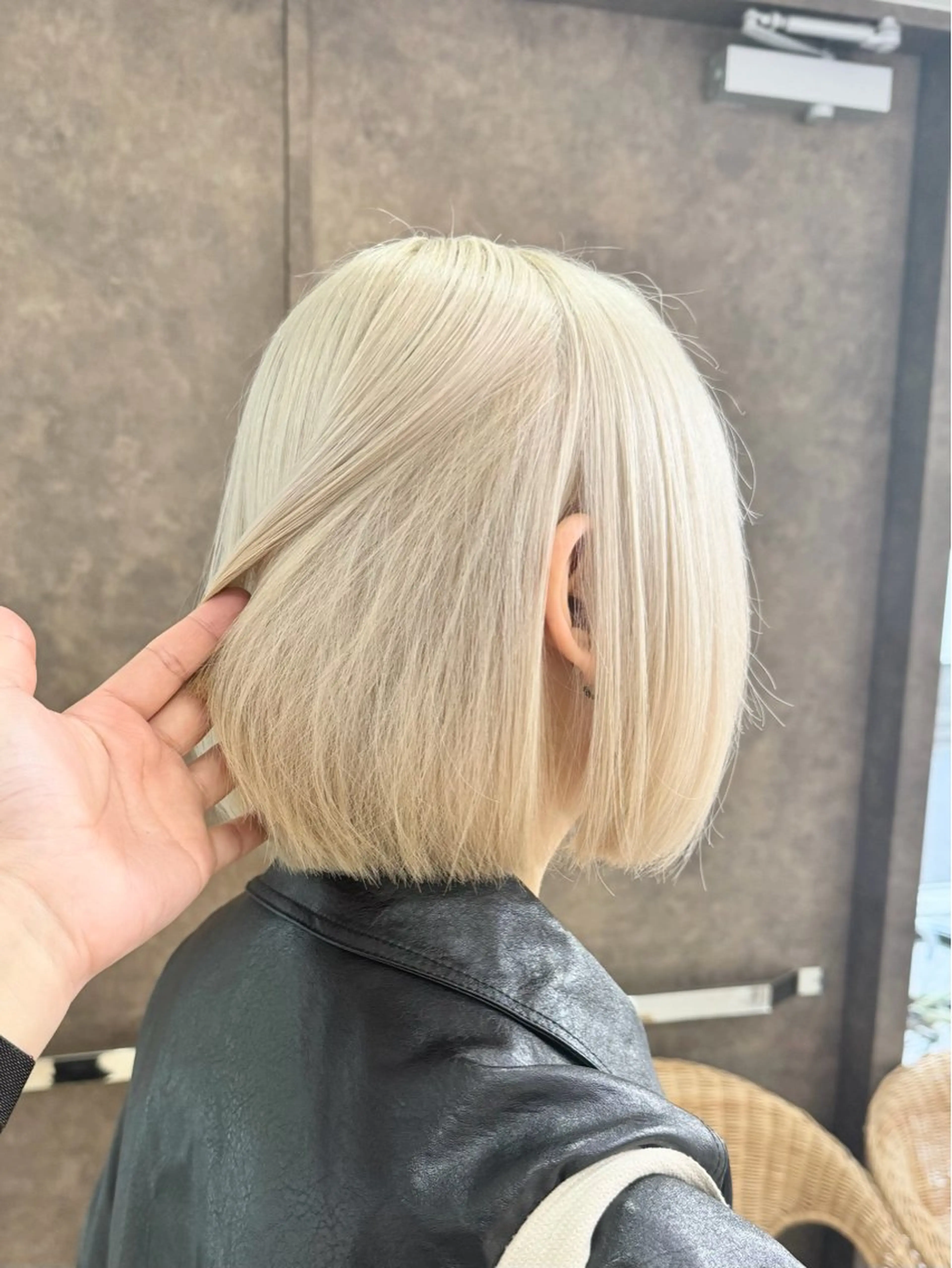 カラー ブロンド ホワイトブロンド ヘアカラー トリートメント 《ブリーチ/赤み消し /髪質改善》若松良樹のヘアスタイル