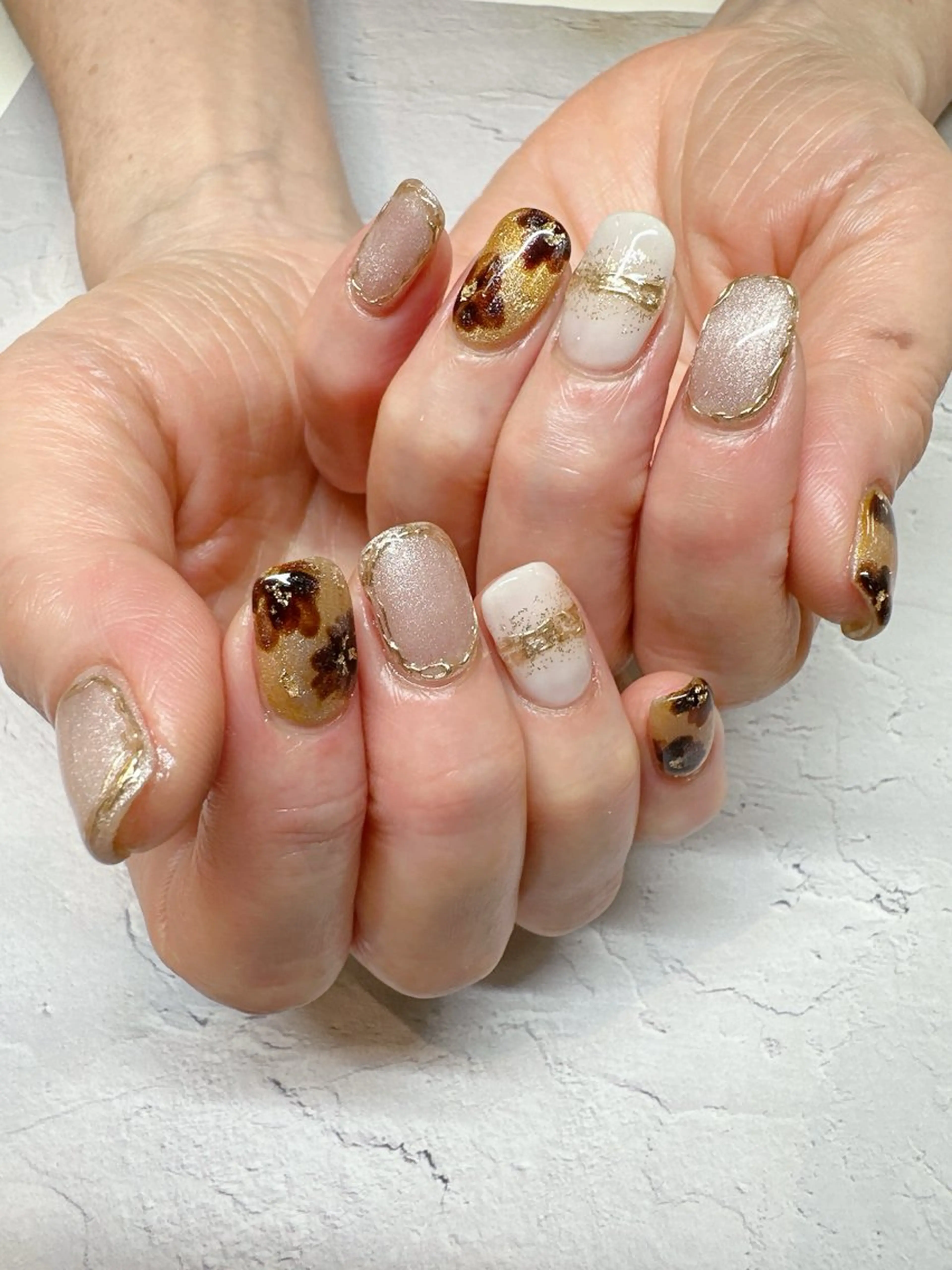 ネイル べっ甲ネイル フラワーネイル ハンドネイル nailist SATO【銀座】のネイルデザイン