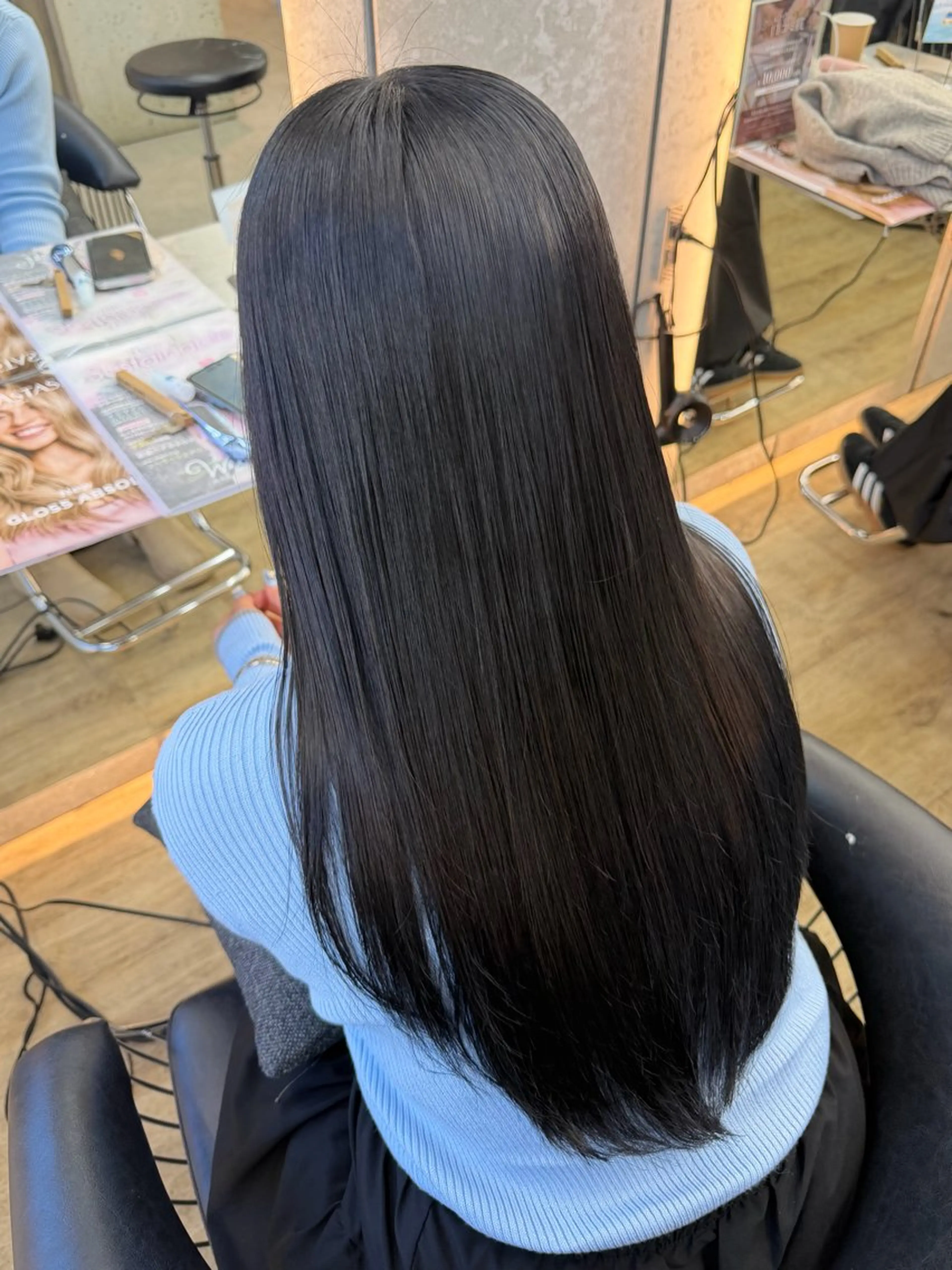 カラー 黒髪 ブルーカラー ブルーブラック ももか 🍑 ̖́-︎のヘアスタイル