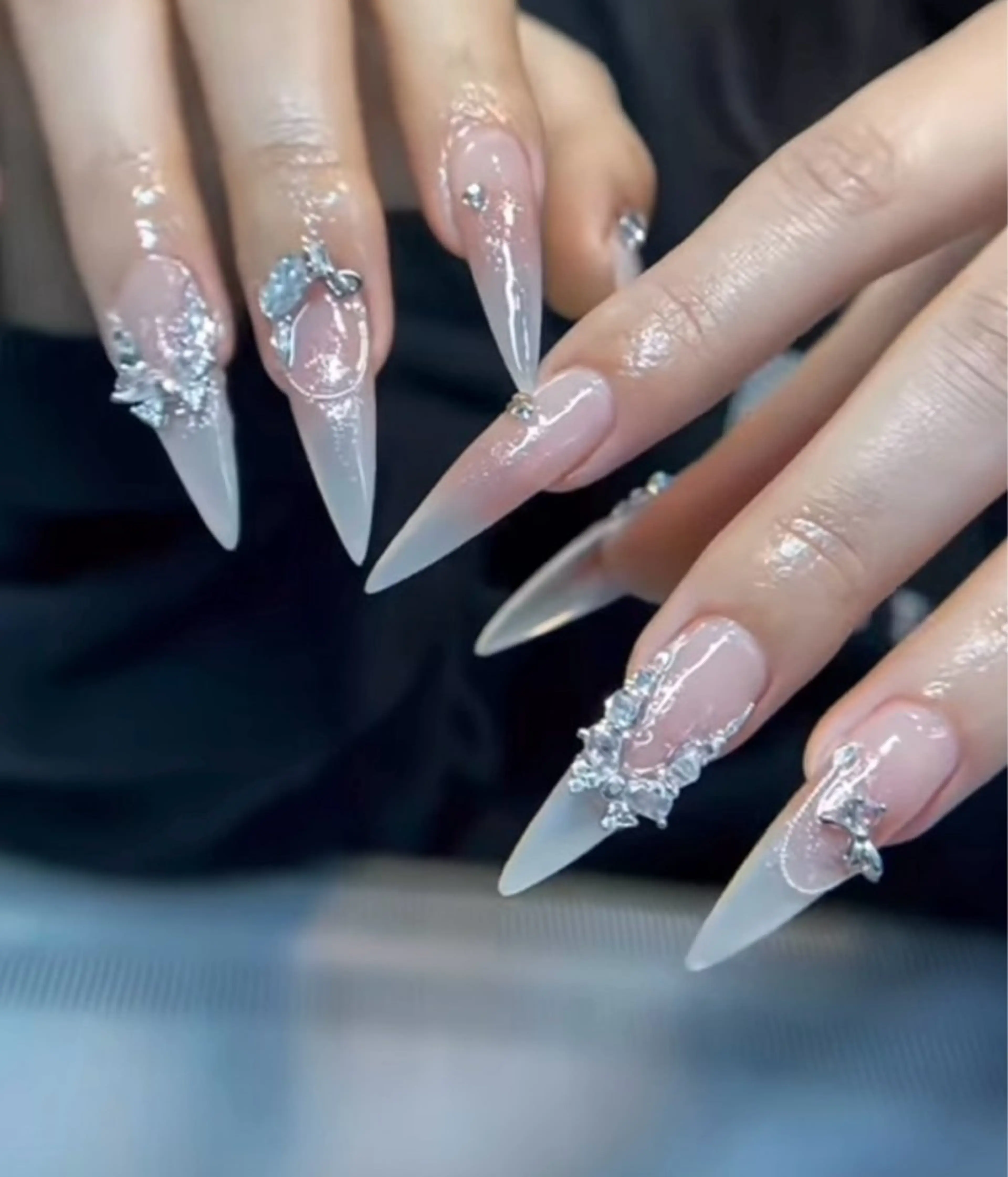 ネイル 長さ出し フレンチネイル ジェルネイル ガラスフレンチ 韓国ネイル Minette nailHuongのネイルデザイン