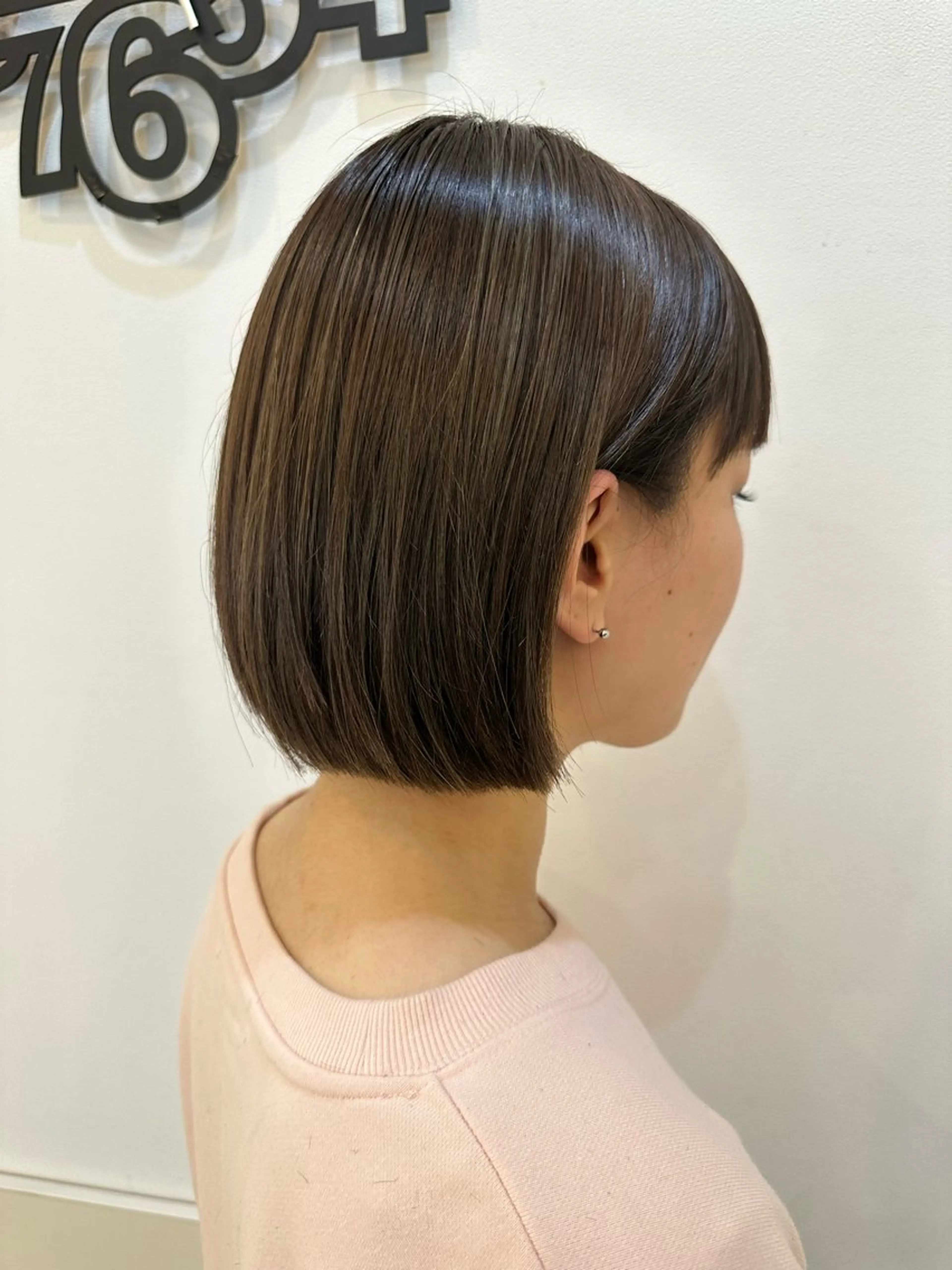 ショート 内田温子大人女性 ハイライト、ボブのヘアスタイル