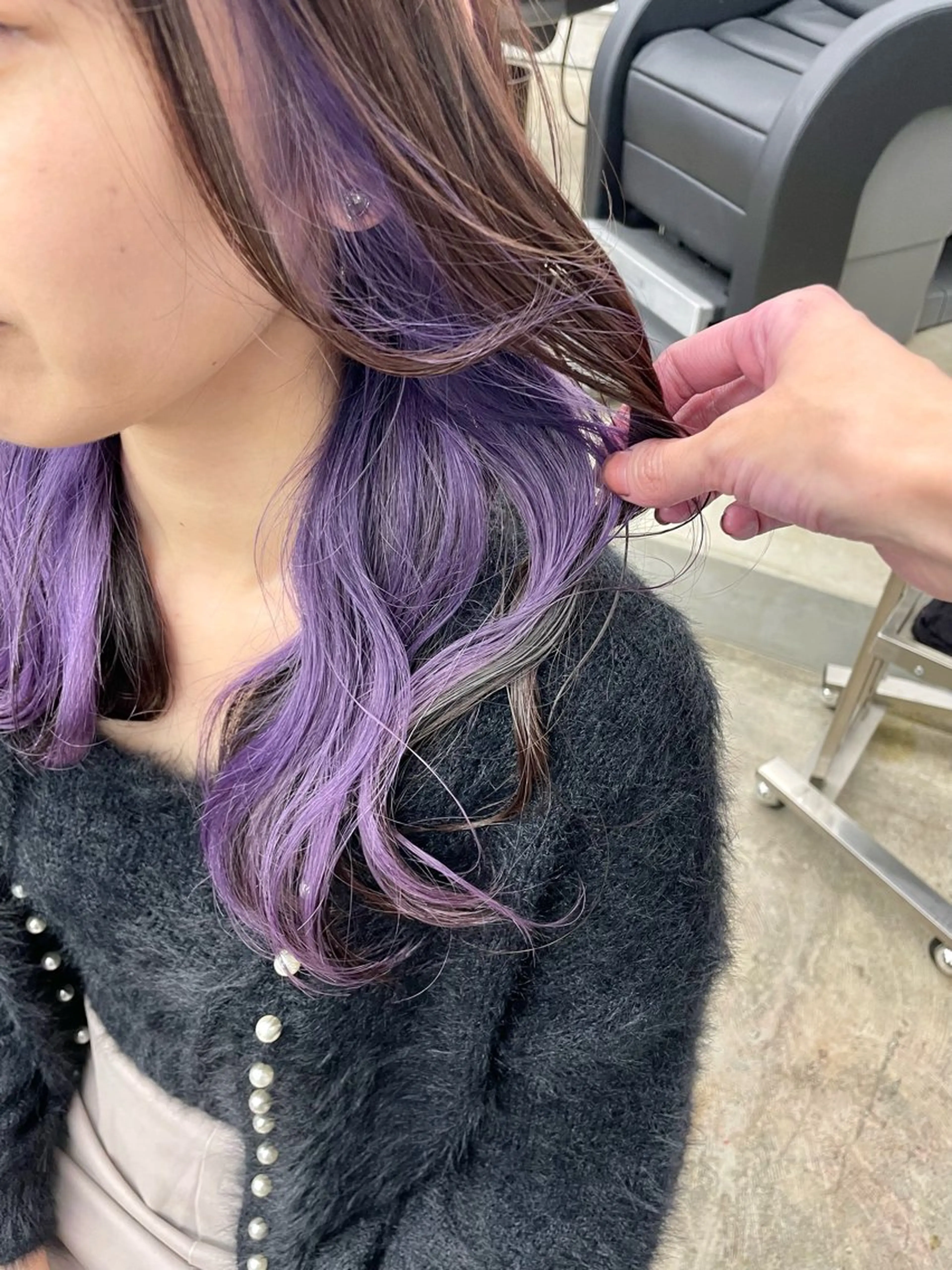 ミディアム カラー ヘアカラー インナーカラー 推し ブリーチ 髪質改善のヘアスタイル