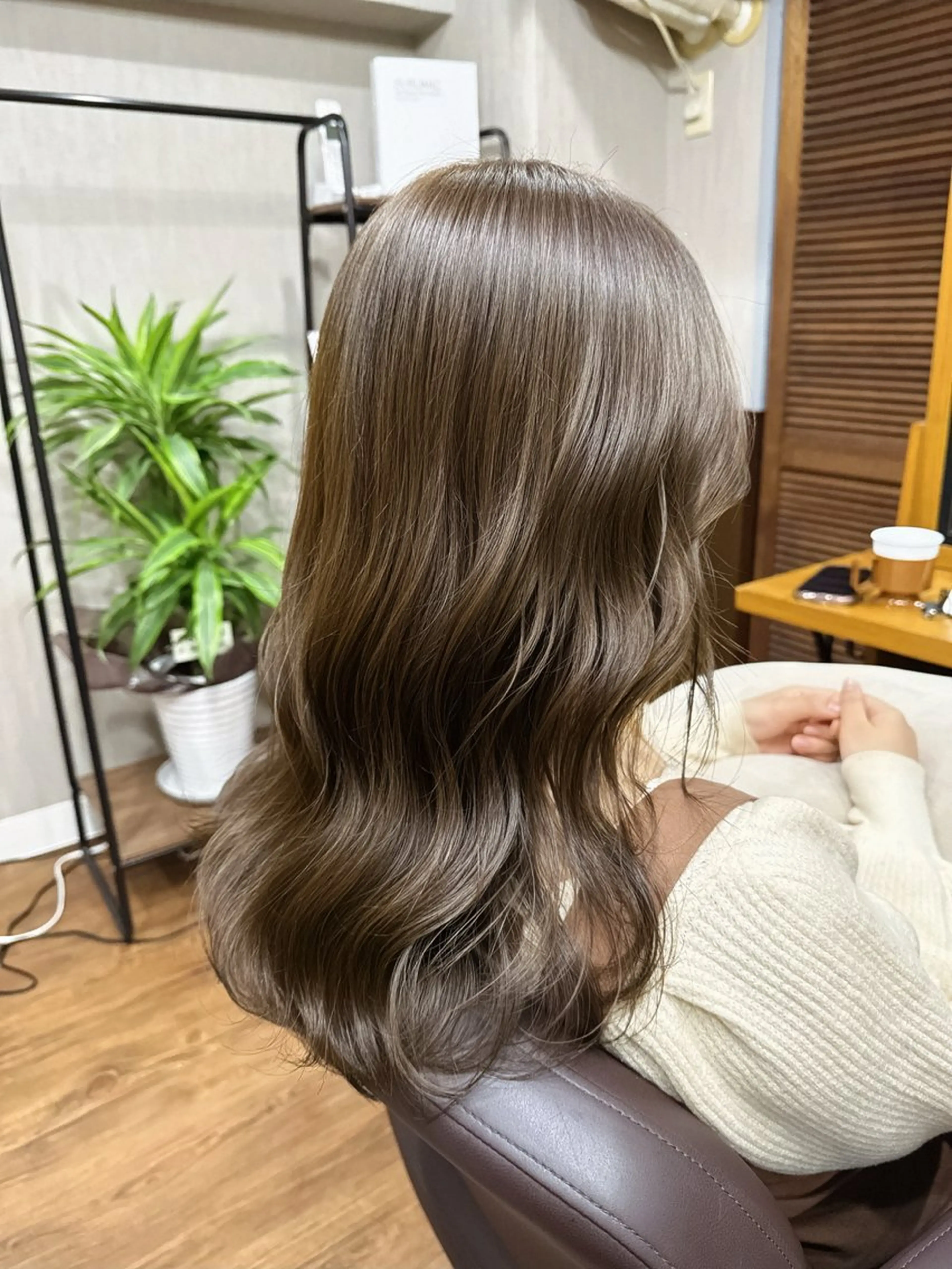 ミディアム カラー レイヤーカット/前髪 顔まわり/大田哲也のヘアスタイル
