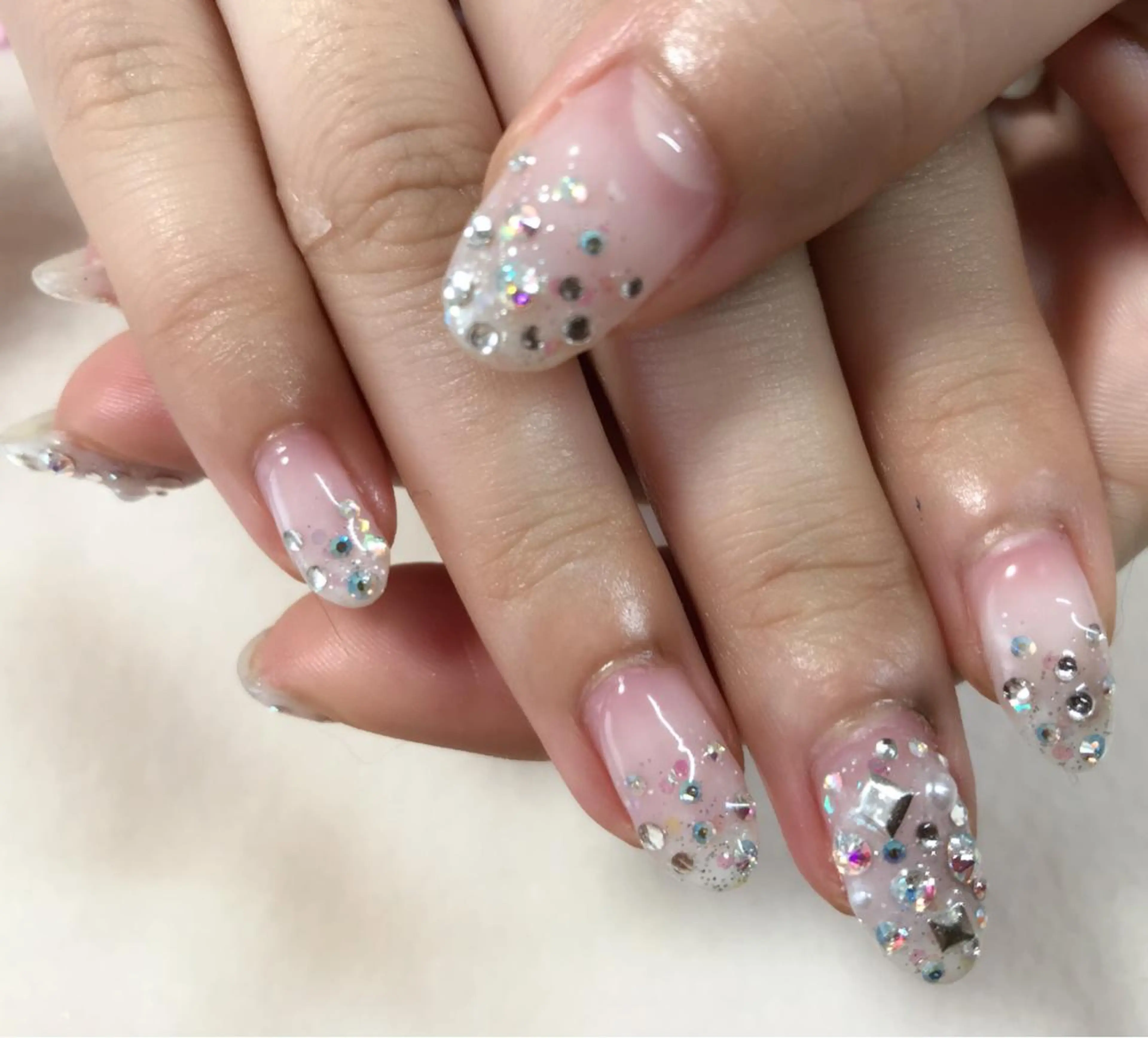 ネイル キラキラネイル ストーンネイル NailSalon LiAnのネイルデザイン