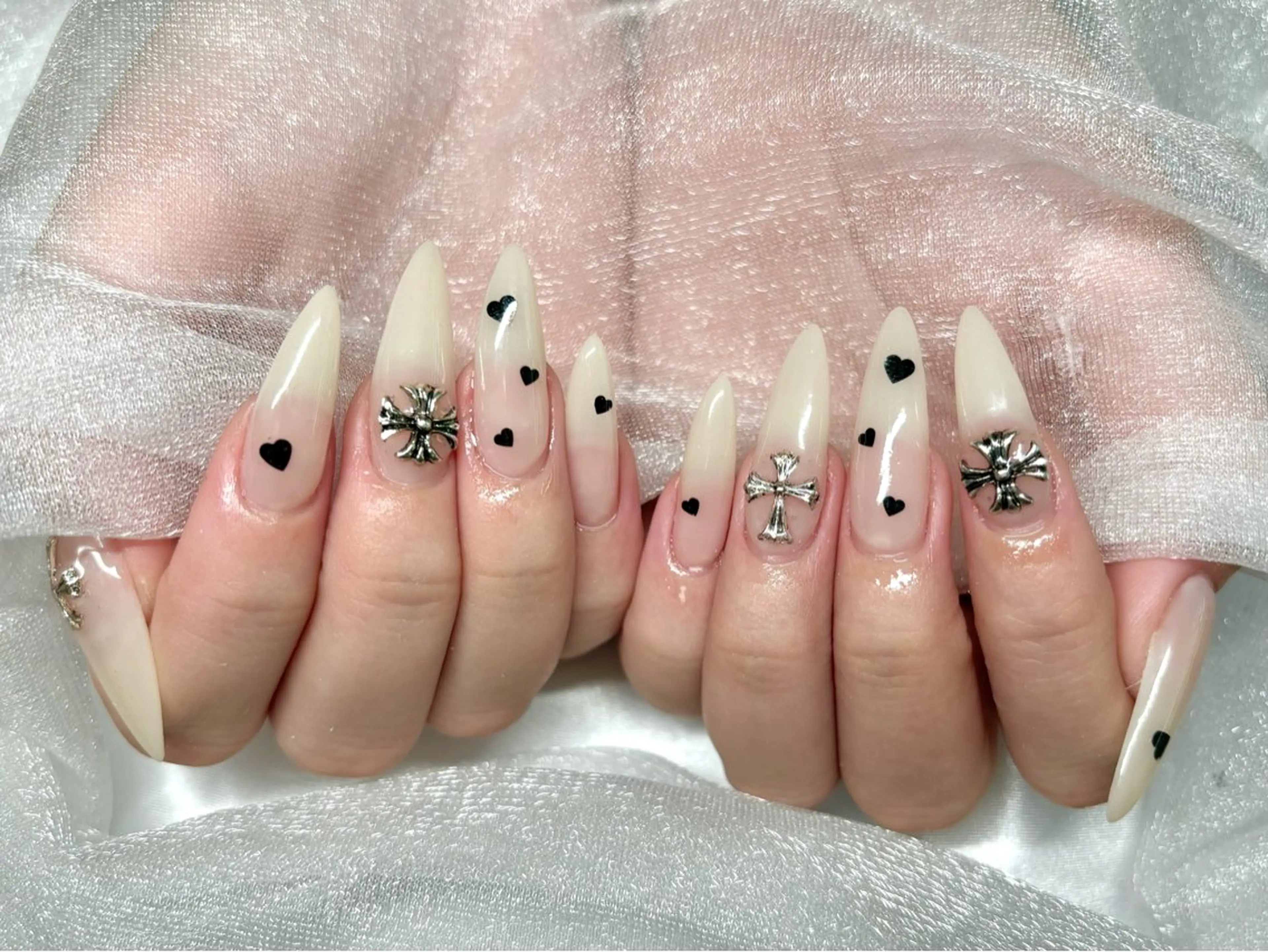 ネイル Roi〈ロワ〉 Akariのネイルデザイン