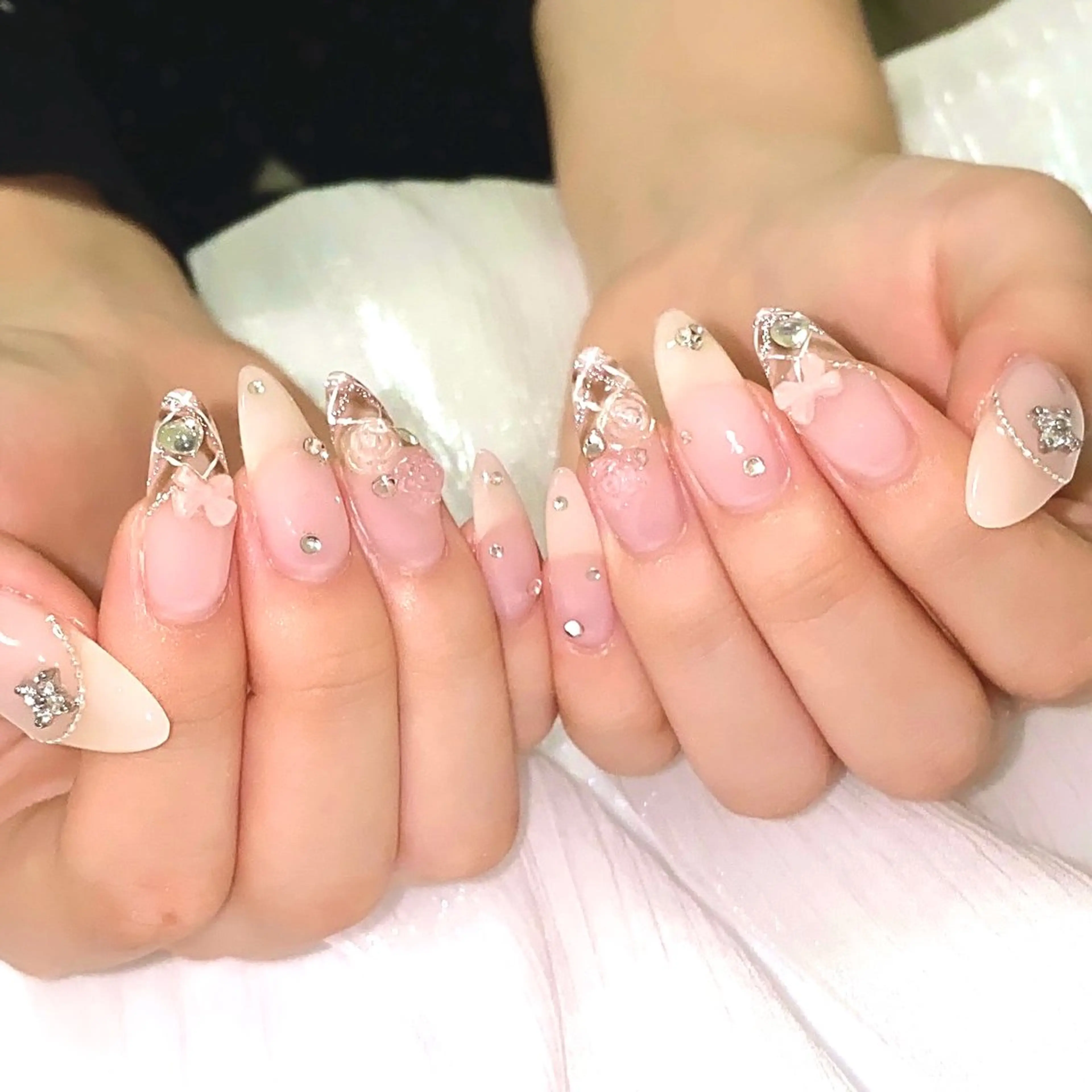 ネイル ジェルネイル 韓国ネイル ロングネイル マグネットネイル ミラーネイル ハンドネイル Roi〈ロワ〉 Reikaのネイルデザイン