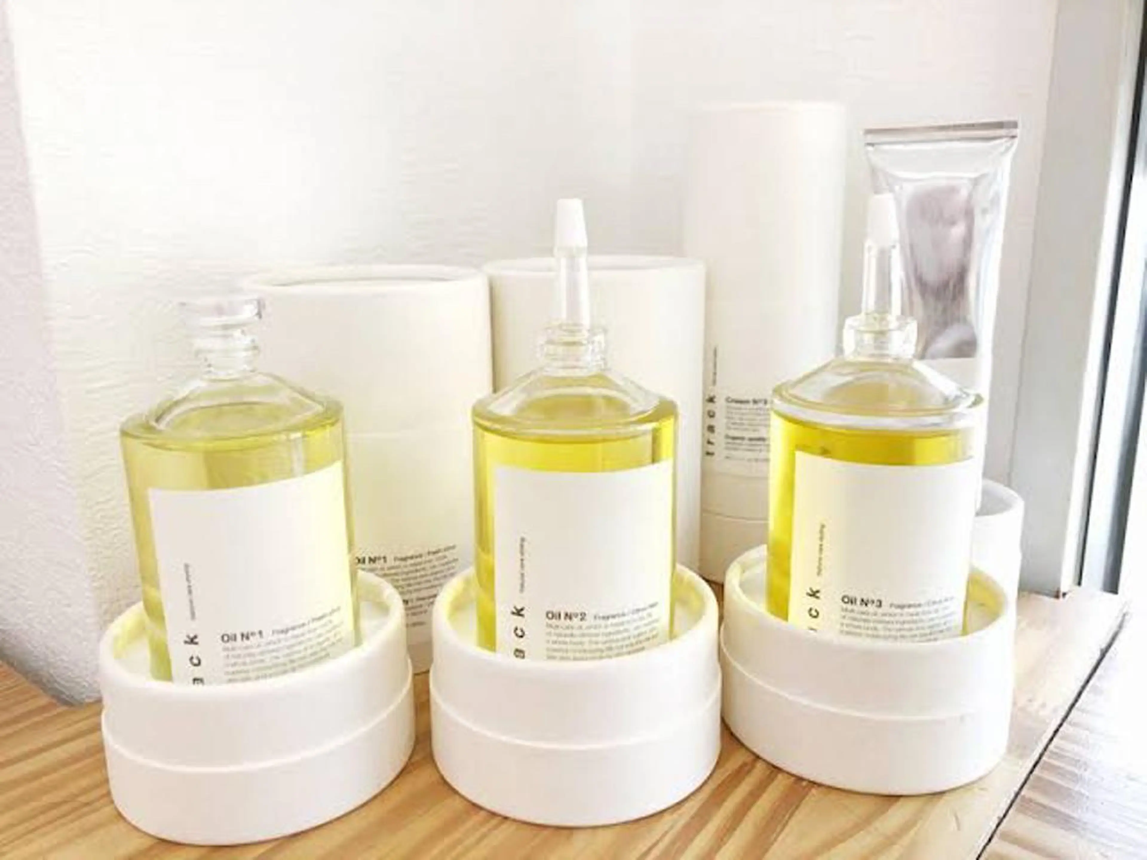 セミロング 山本翔一郎 韓国顔周りレイヤーのヘアスタイル