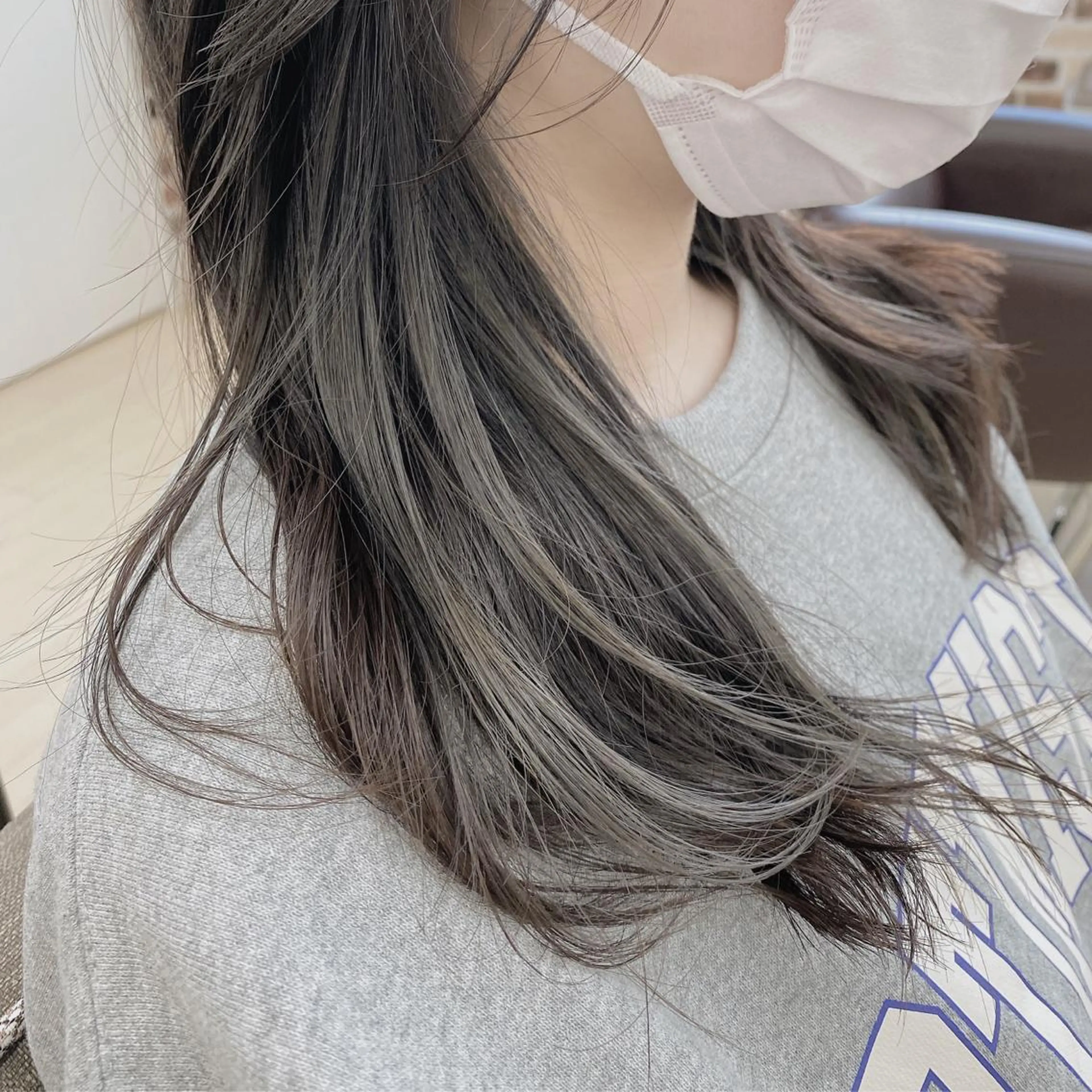 ミディアム カラー 透明感カラー ハイライトカラー ハイライト 1席のみの 美容室IKKIのヘアスタイル