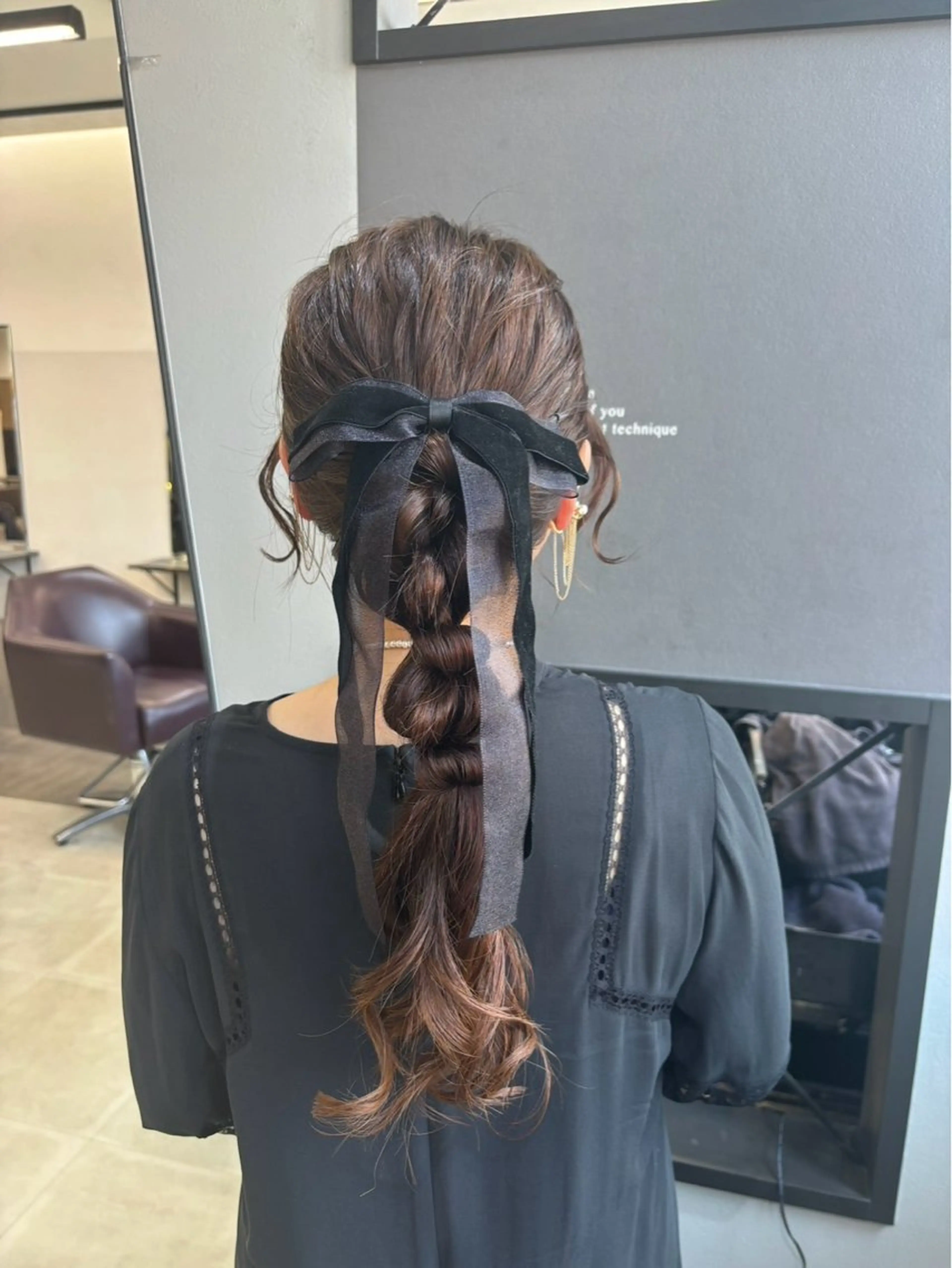 セミロング 赤みなしオリーブ ハイトーン×レイヤーのヘアスタイル