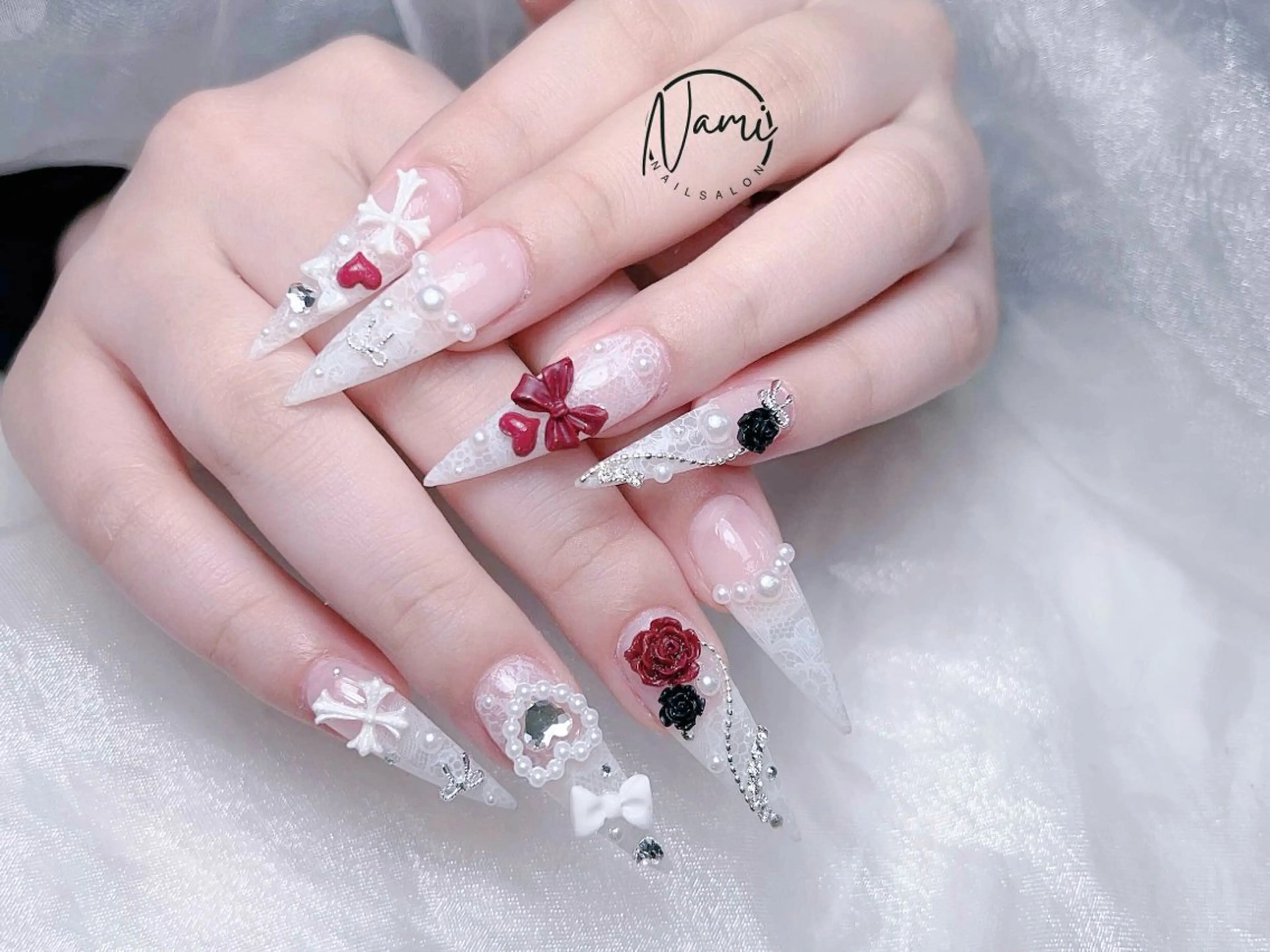 ネイル 長さ出し ガーリー 韓国ネイル ロングネイル 持ち込み ハンドネイル Nami nail salonのネイルデザイン