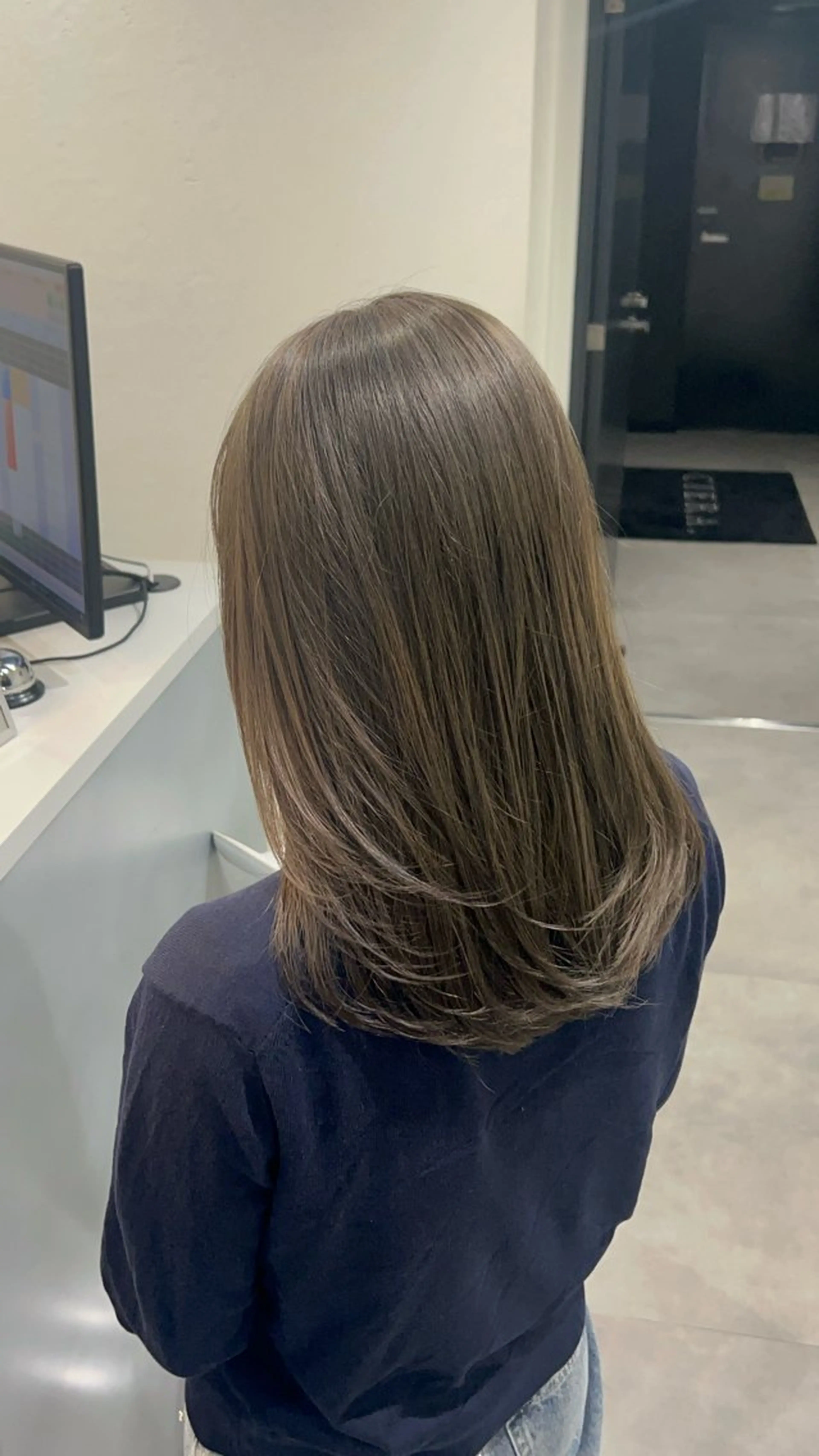 セミロング 韓国風ヘア ヘアカラー トリートメント YUDAIブリーチ• カラー/心斎橋•難波のヘアスタイル