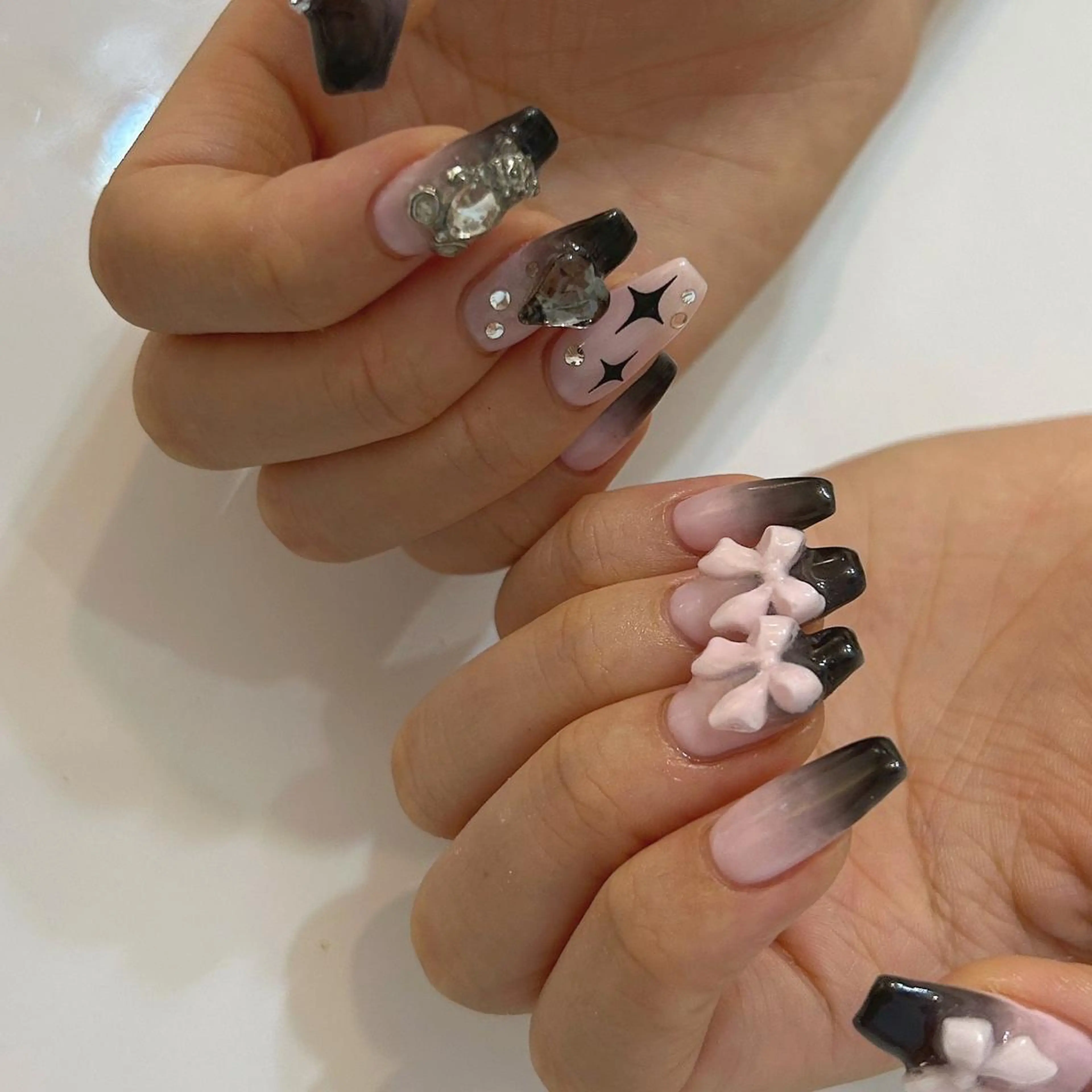 ネイル ハンドネイル ViViA momokaのネイルデザイン