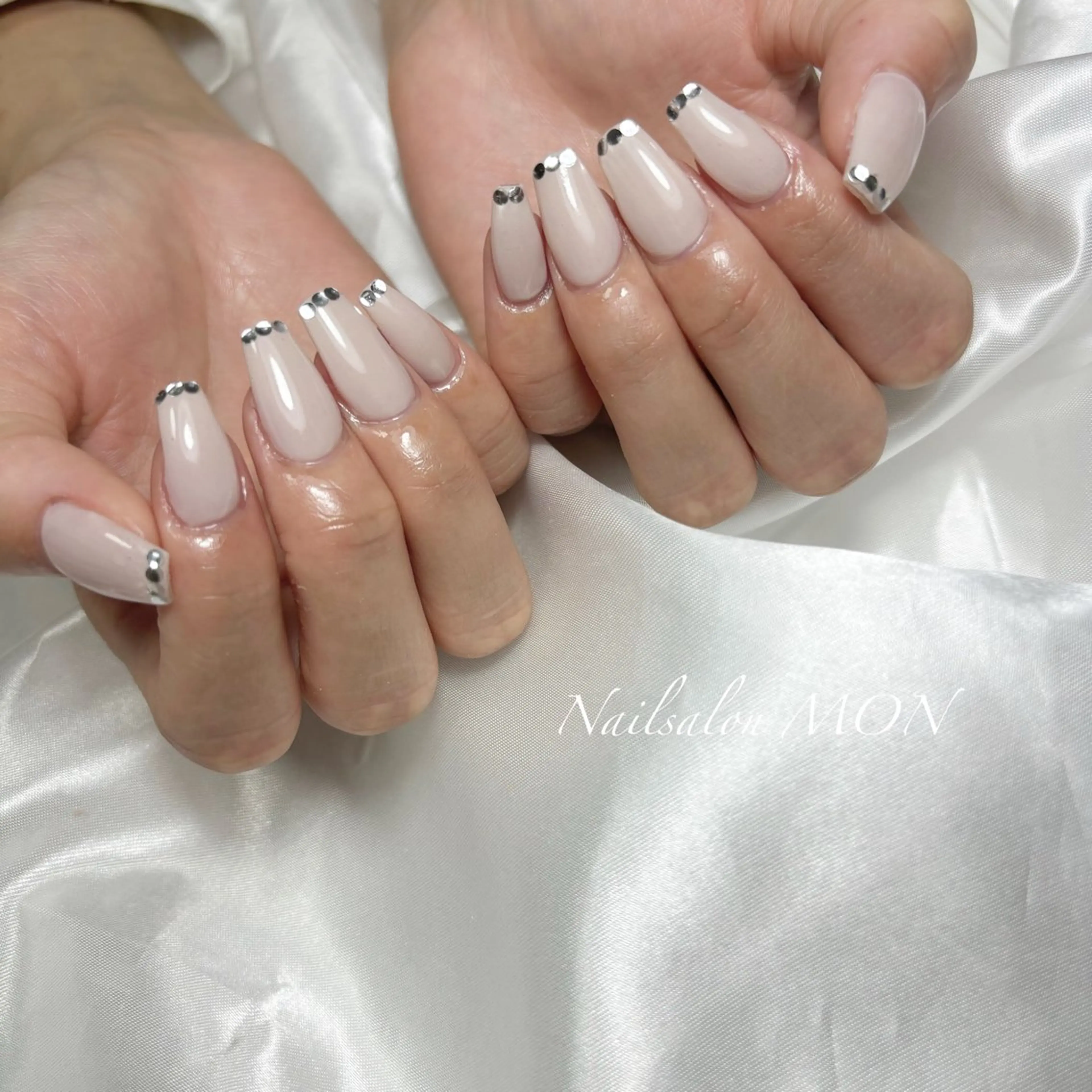 ネイル ホログラムネイル ハンドネイル Nailsalon MONのネイルデザイン