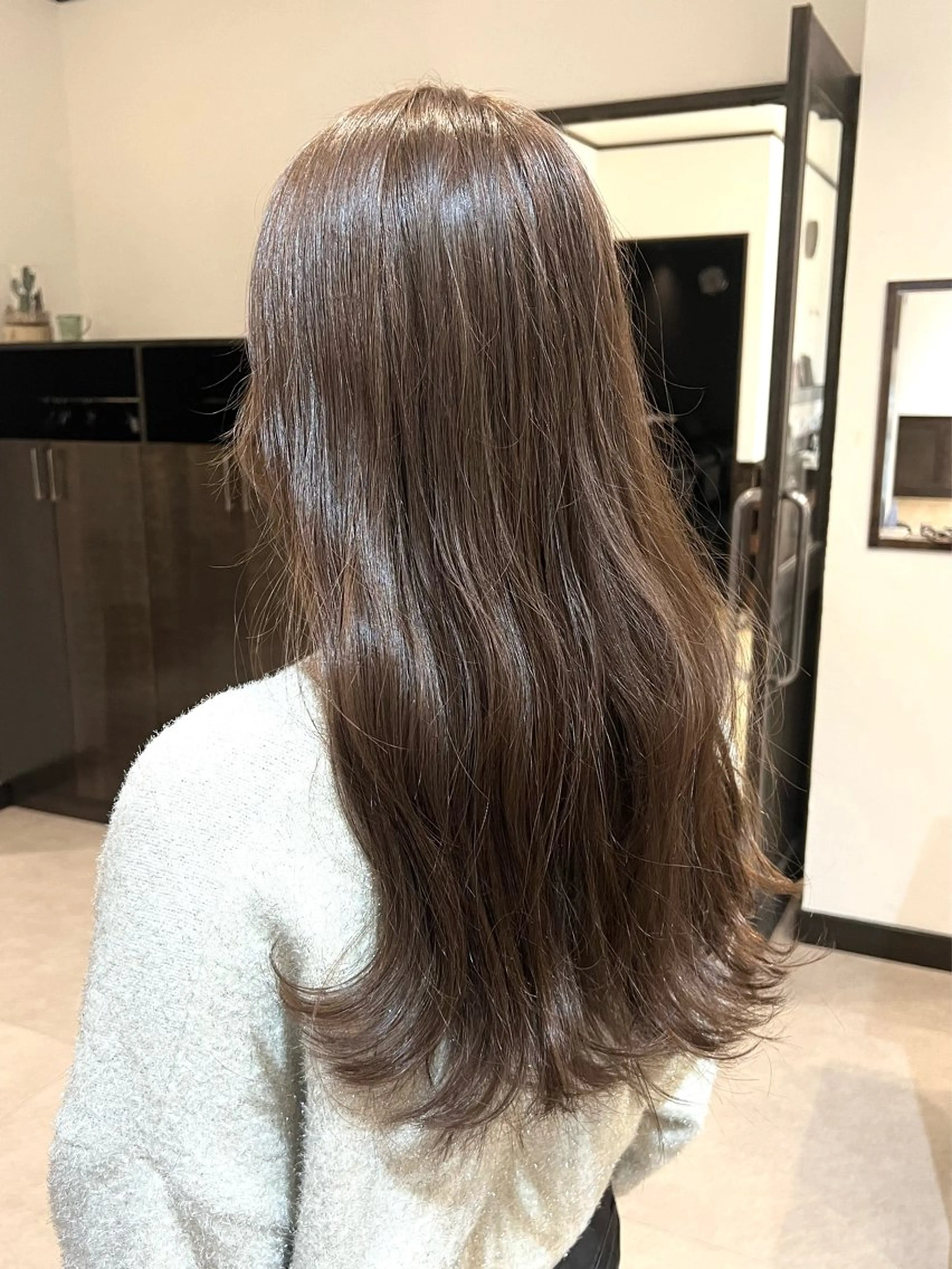 ロング カラー ブリーチなし透明感 カラー🪽 尾里真桜のヘアスタイル