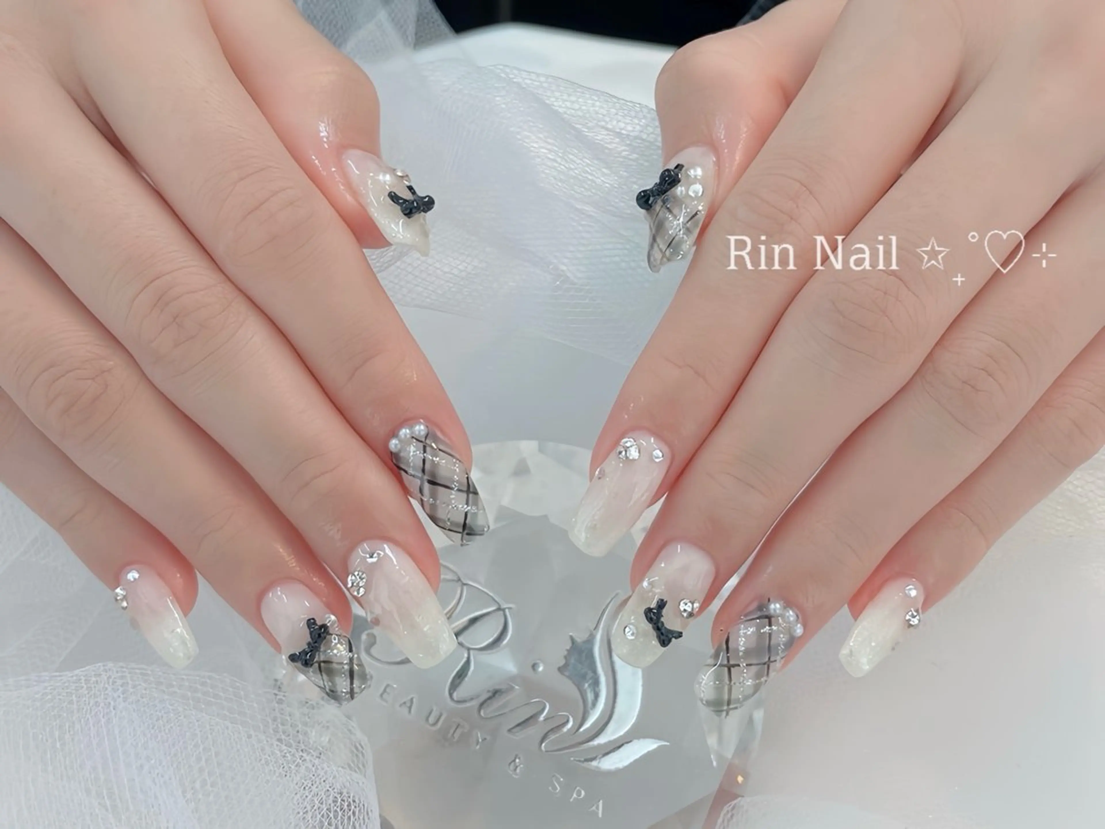 ネイル アートネイル チークネイル ジェルネイル ロングネイル マグネットネイル ハンドネイル Rin Nail 新大久保店のネイルデザイン