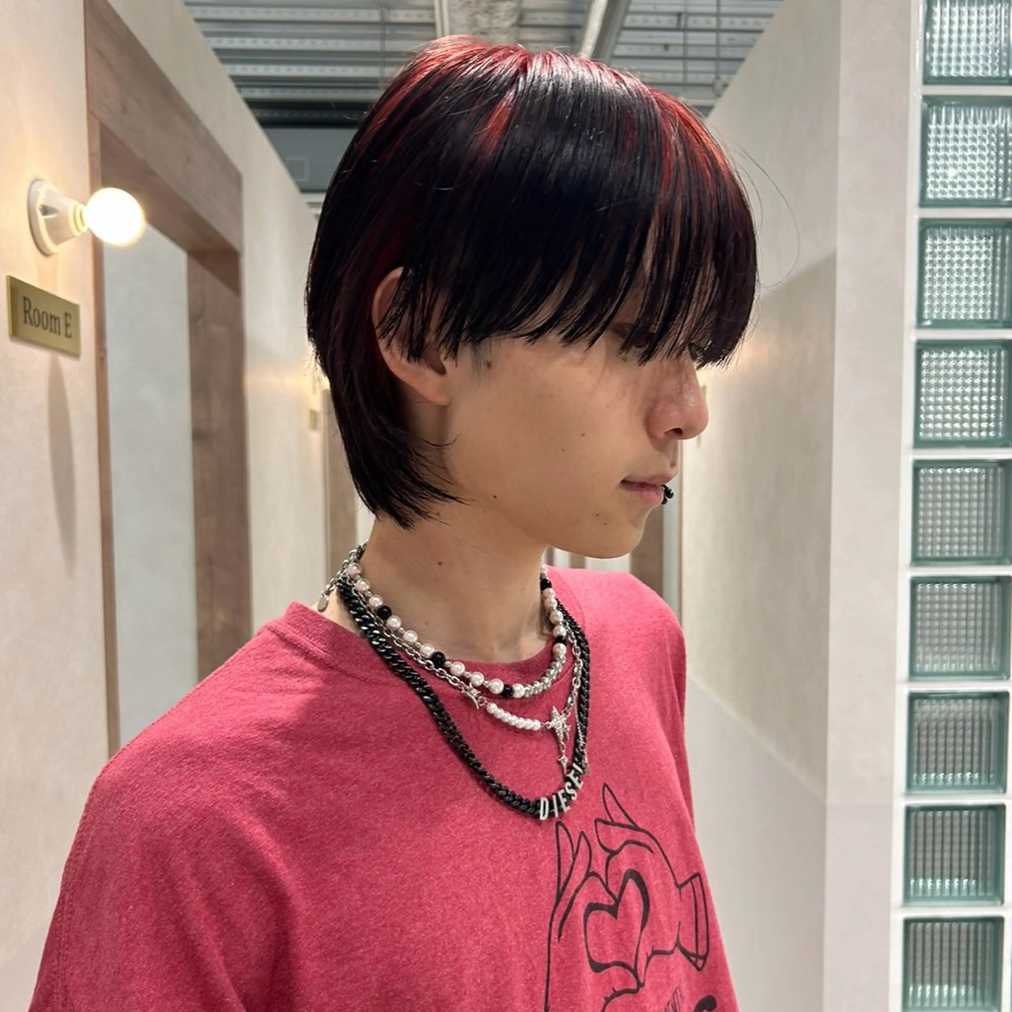 カラー メンズ メンズウルフカット ウルフカット ヘアカラー スパイキーショート 平出天翔のヘアスタイル