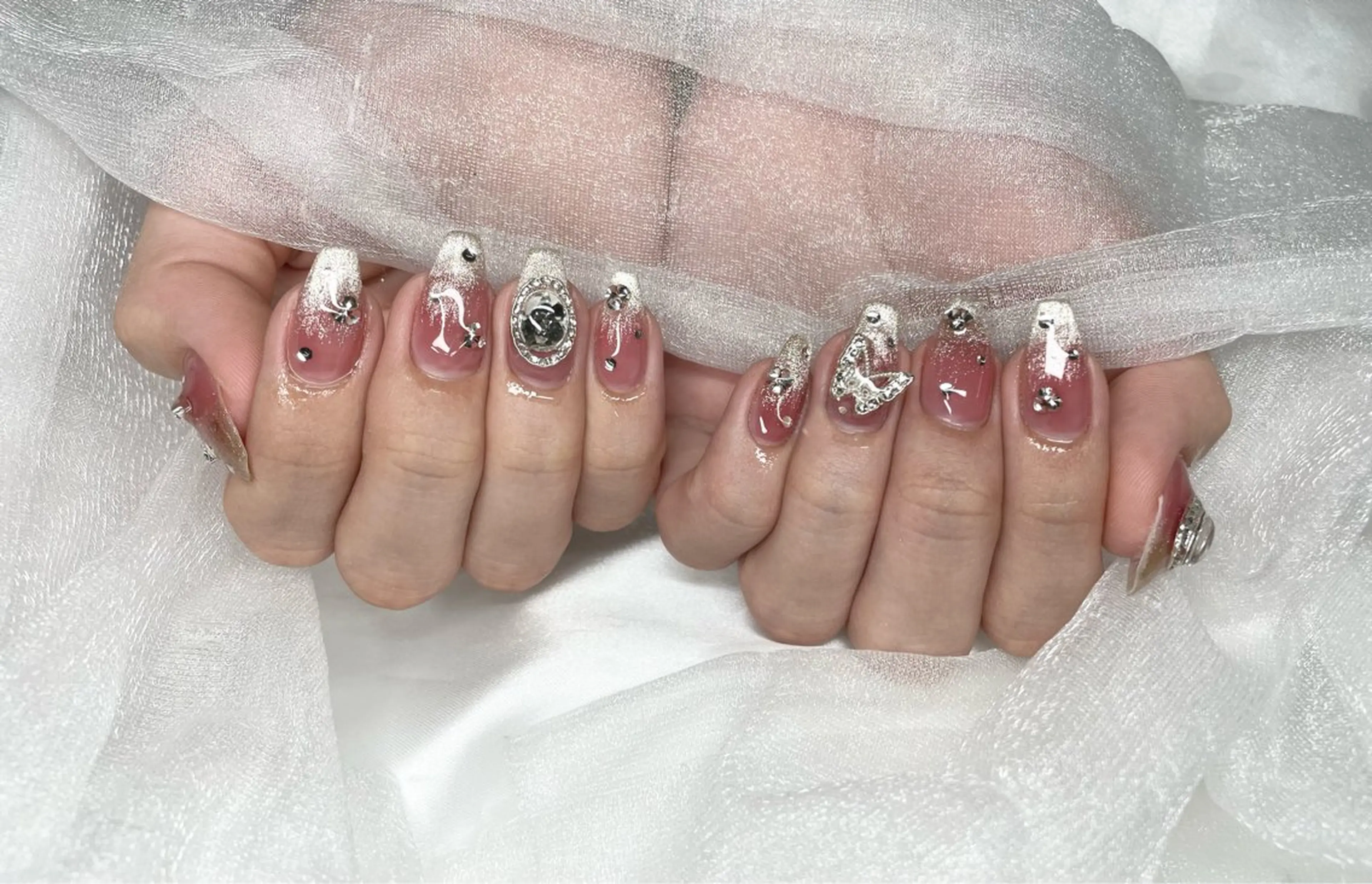 ネイル ハンドネイル Roi〈ロワ〉 Minakoのネイルデザイン