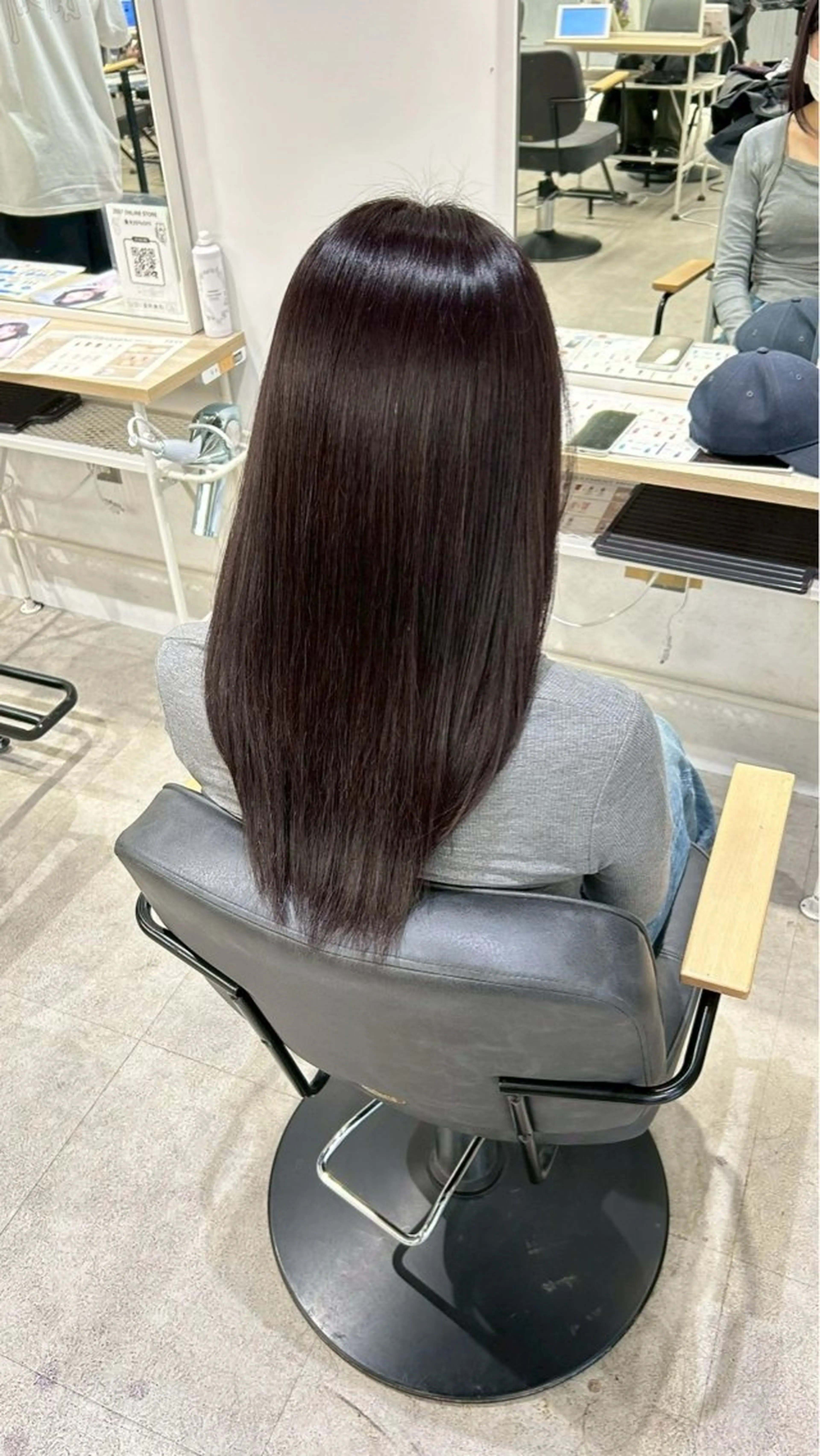 ロング カラー ヘアカラー himari💜 ハイトーンカラーのヘアスタイル