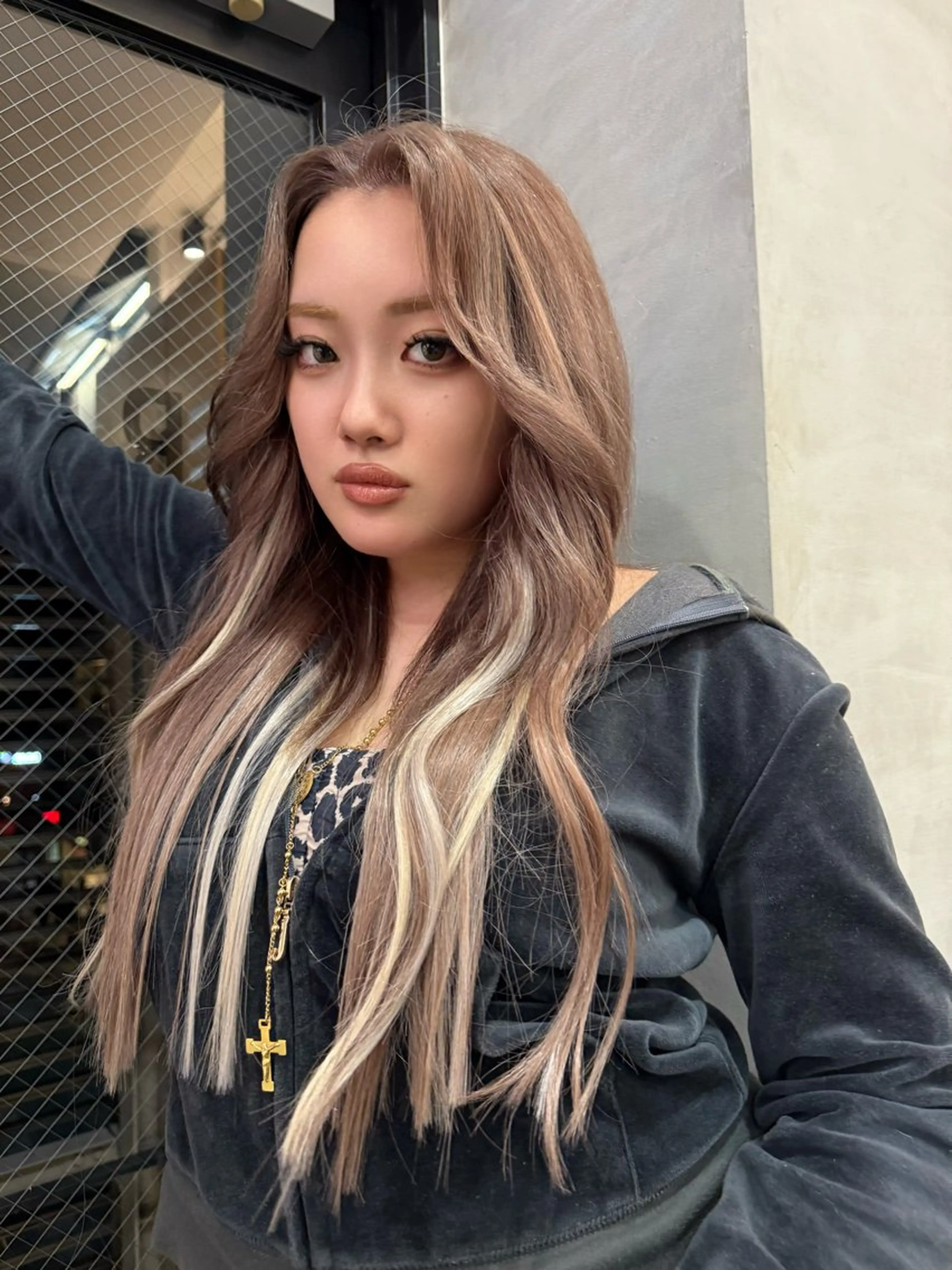 ロング カラー ベージュカラー ブラウンカラー ブラウンベージュ ハイライトカラー エクステ RITZY ヒヨリのヘアスタイル