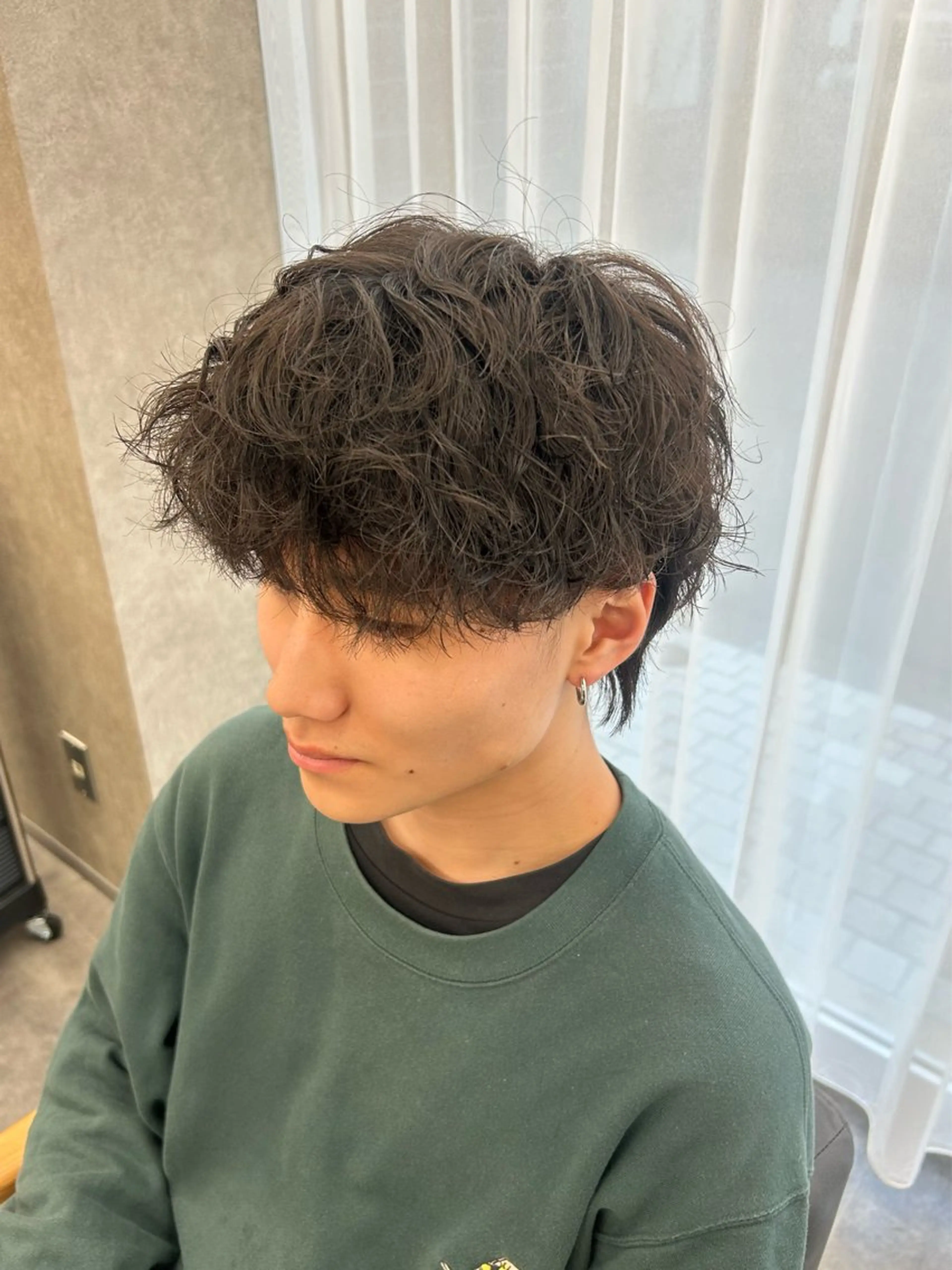 ミディアム パーマ メンズ ミディアムパーマ メンズパーマ 波巻きパーマ スパイラルパーマ momo🍀COQU 千葉駅/🚹限定のヘアスタイル