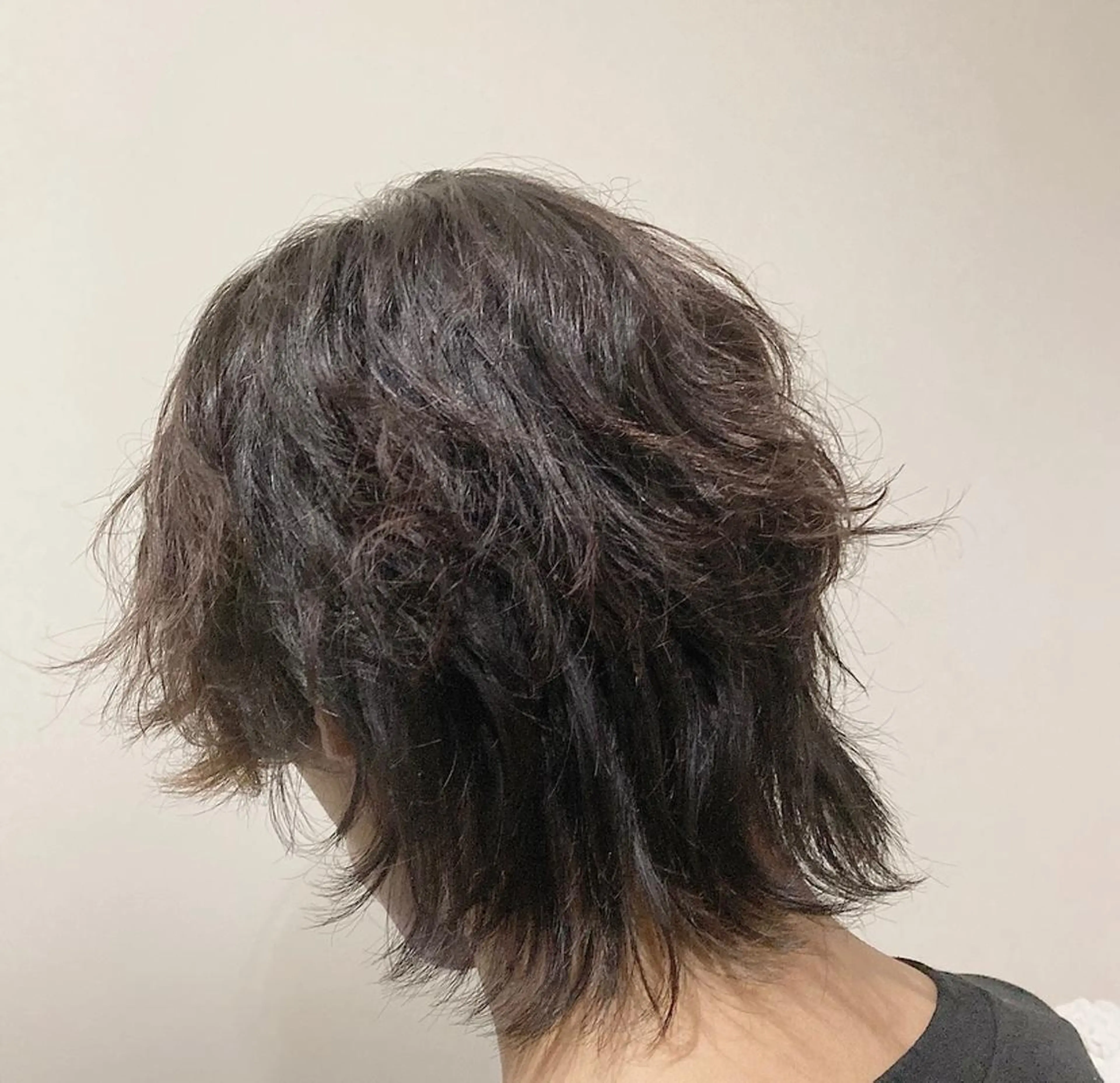 パーマ メンズ shiori ﾍﾞｰｼﾞｭｶﾗｰのヘアスタイル