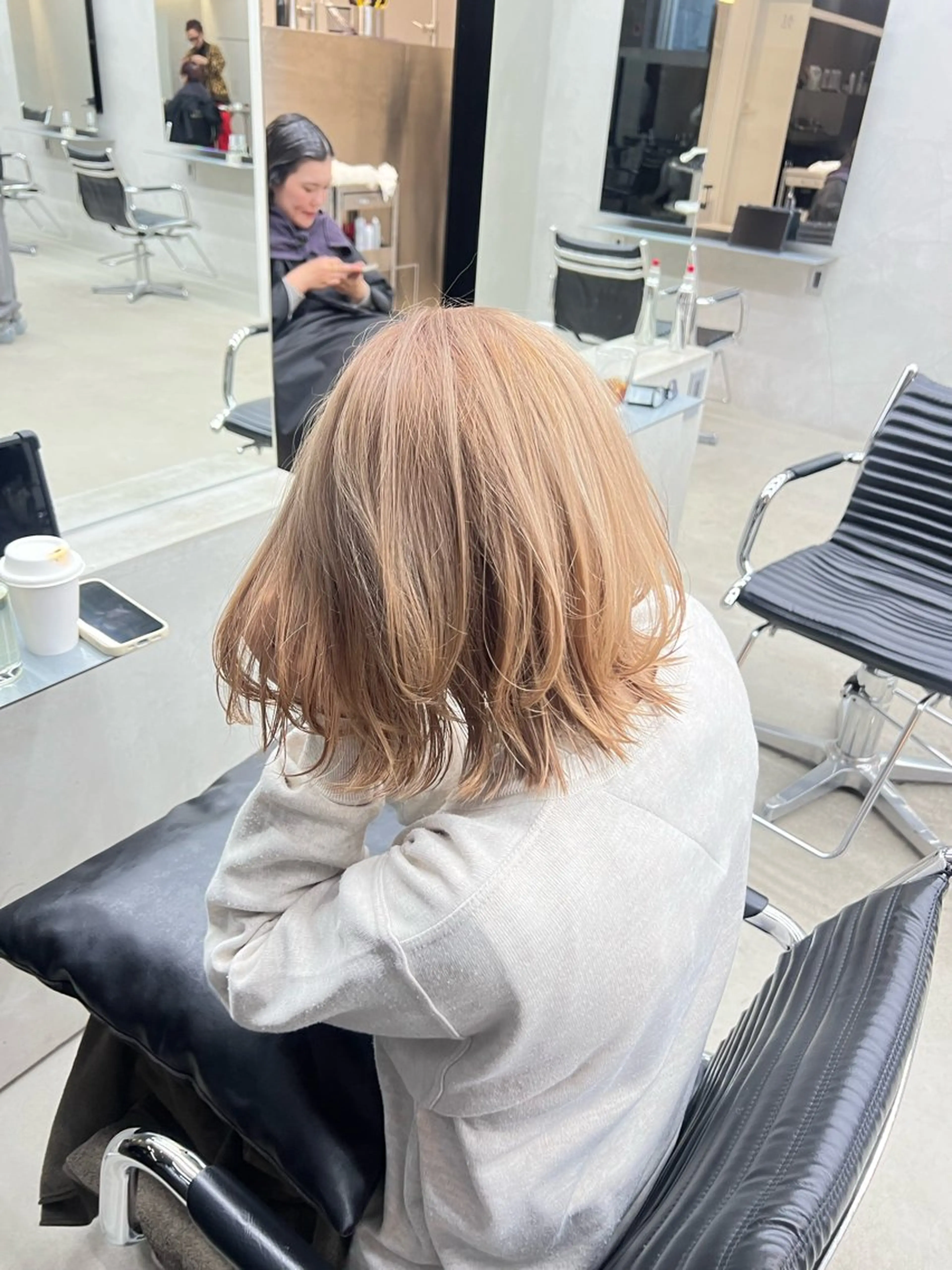 ショート カラー ボブレイヤー ブロンド ボブ レイヤーカット 外ハネヘア カット ヘアカラー トリートメント 吉沢遣人/レイヤー 艶カラー/抜け感のヘアスタイル