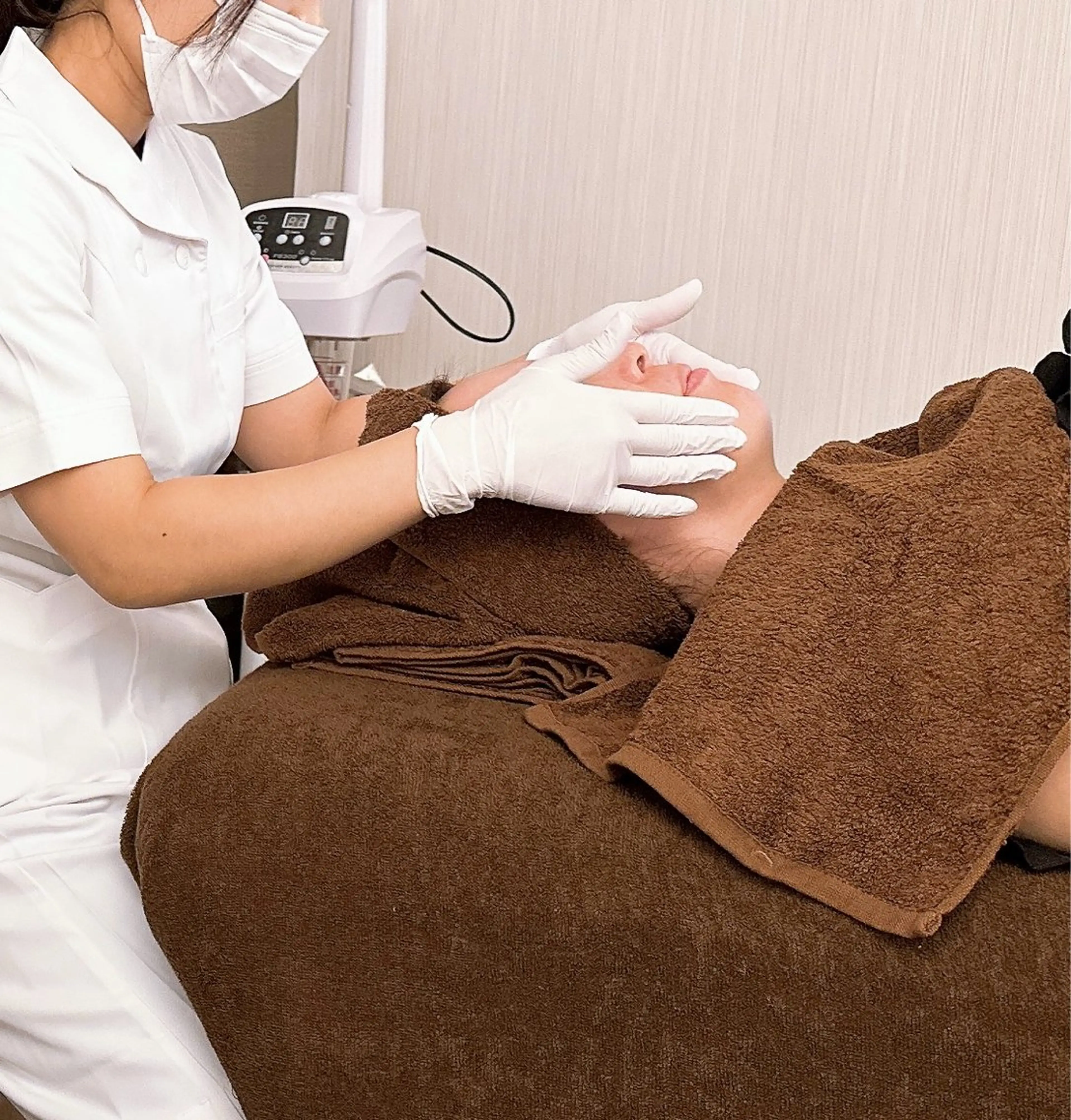 【再来1ヶ月以内の方】全顔毛穴洗浄×全顔導入付きの写真