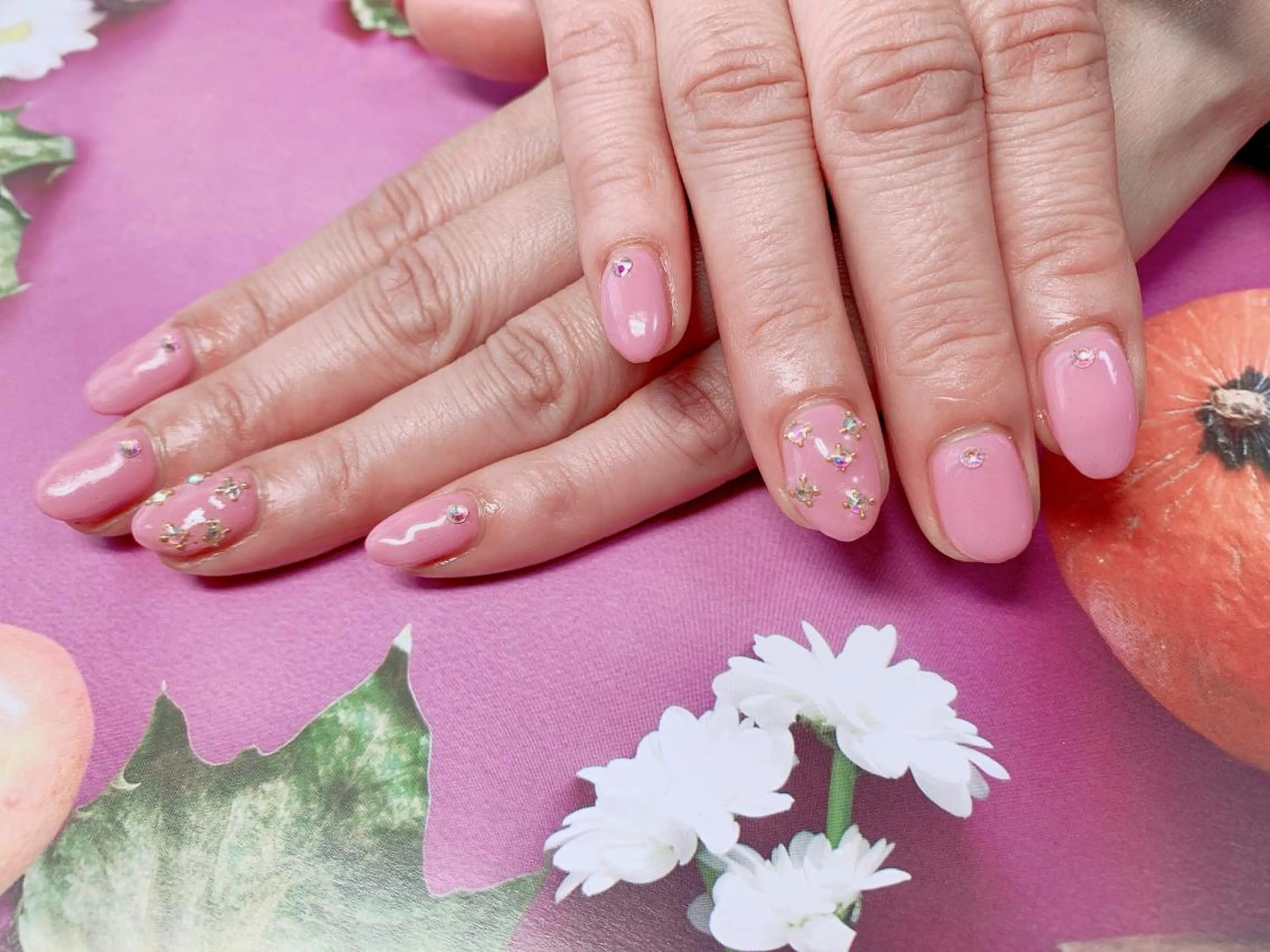 ネイル ピンク ストーンネイル ハンドネイル 痩身/脱毛/ネイル HARUKAのエステ・リラクイメージ