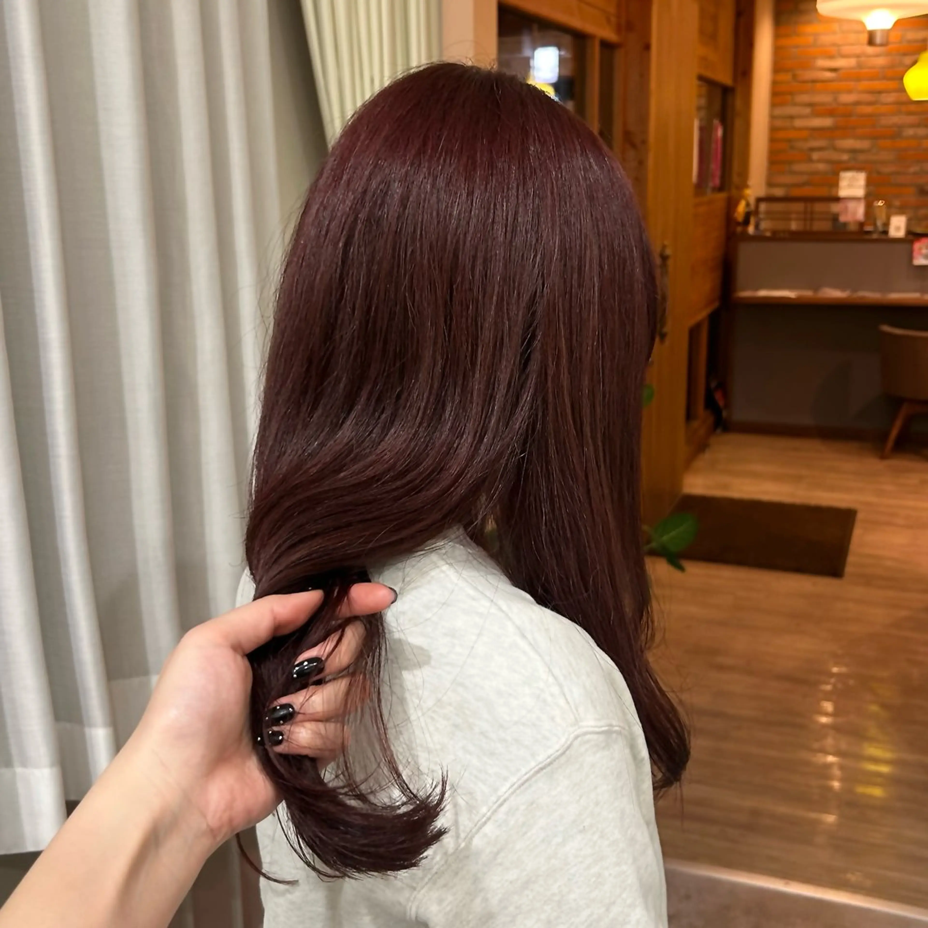 セミロング カット ヘアカラー jammin / 岡村 亜胡のヘアスタイル