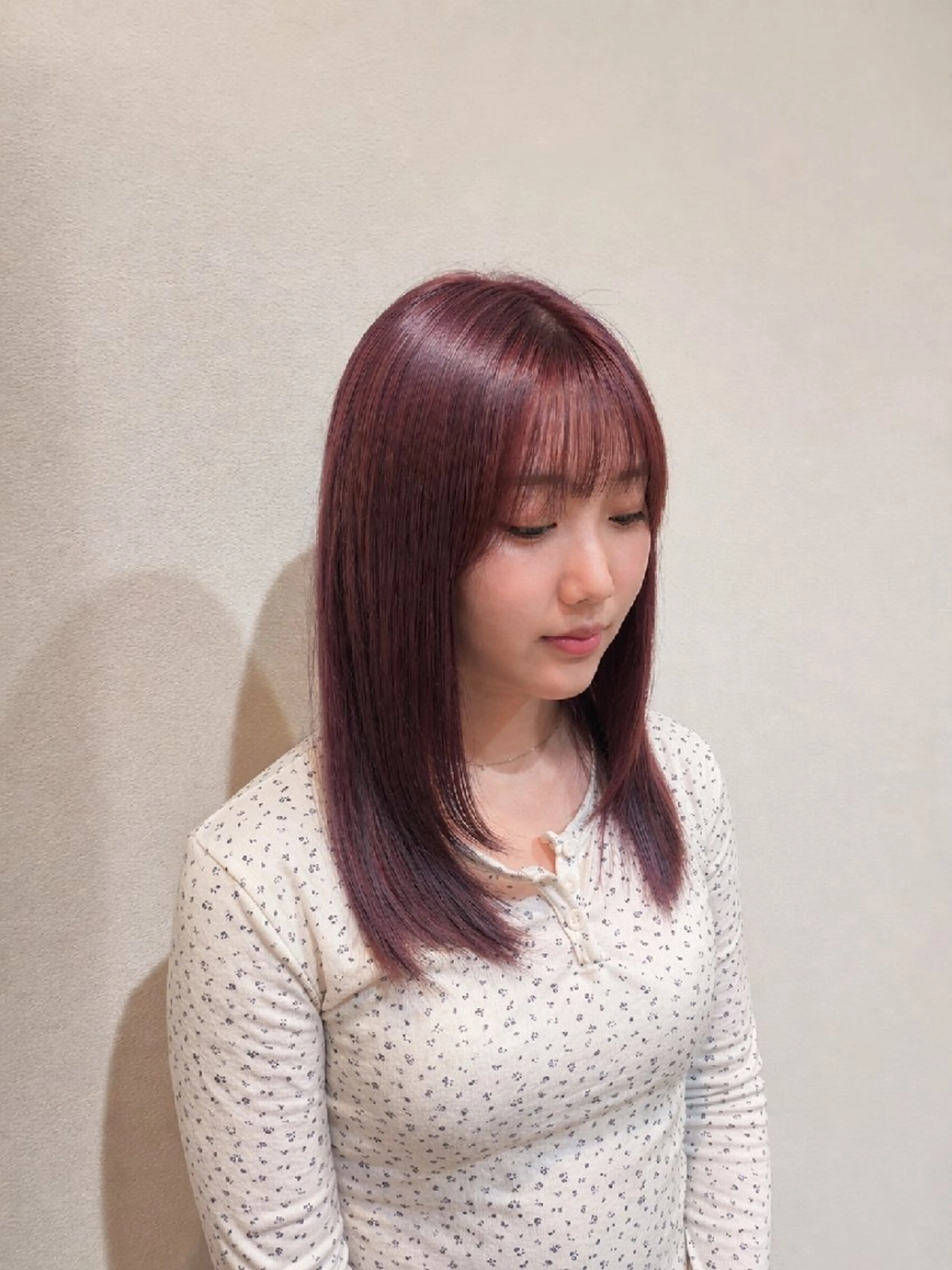 カラー ブリーチ カシス 透明感カラー ラベンダーカラー ピンクカラー 吉岡 天星のヘアスタイル