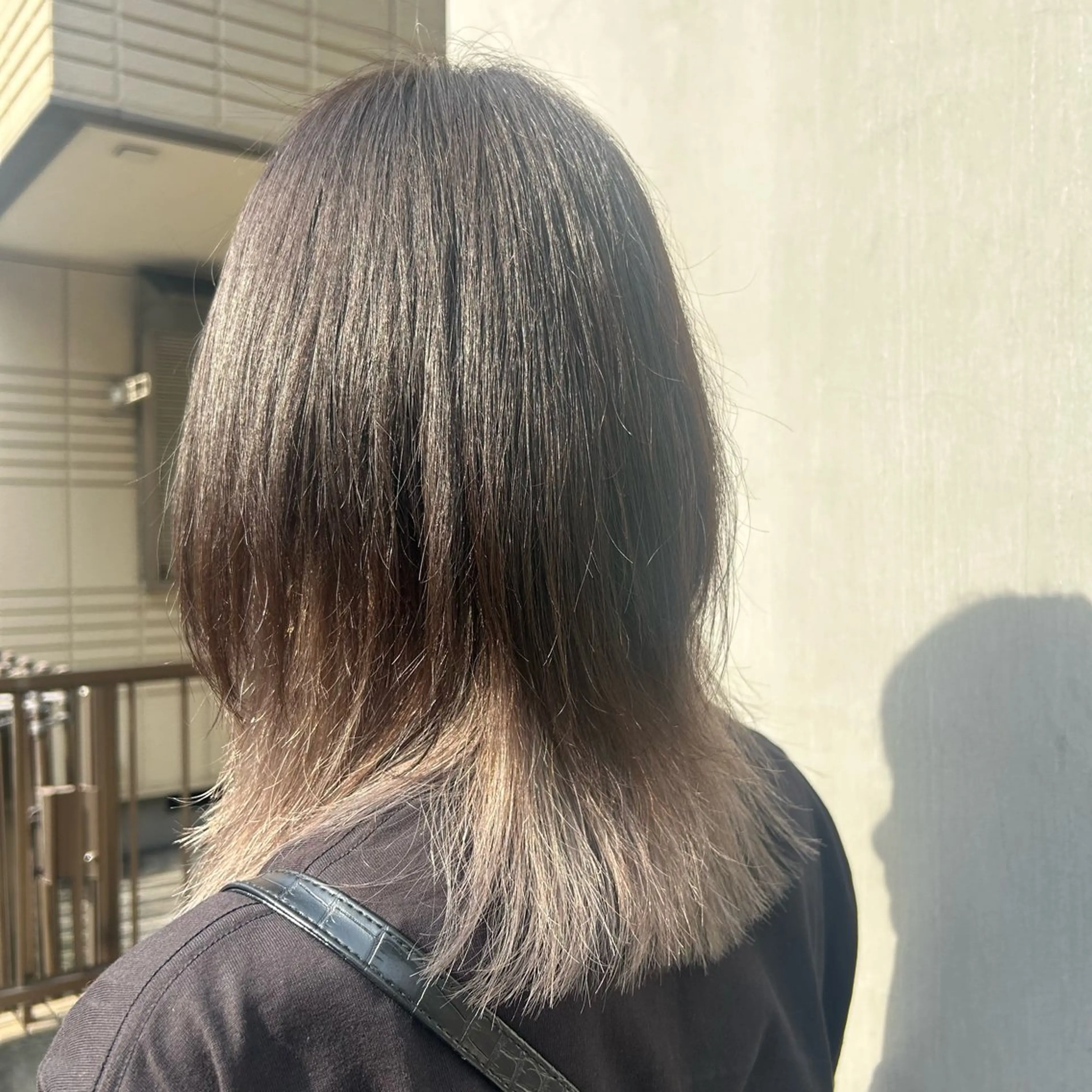 ミディアム カラー カット ヘアカラー トリートメント 若狭 彩花のヘアスタイル