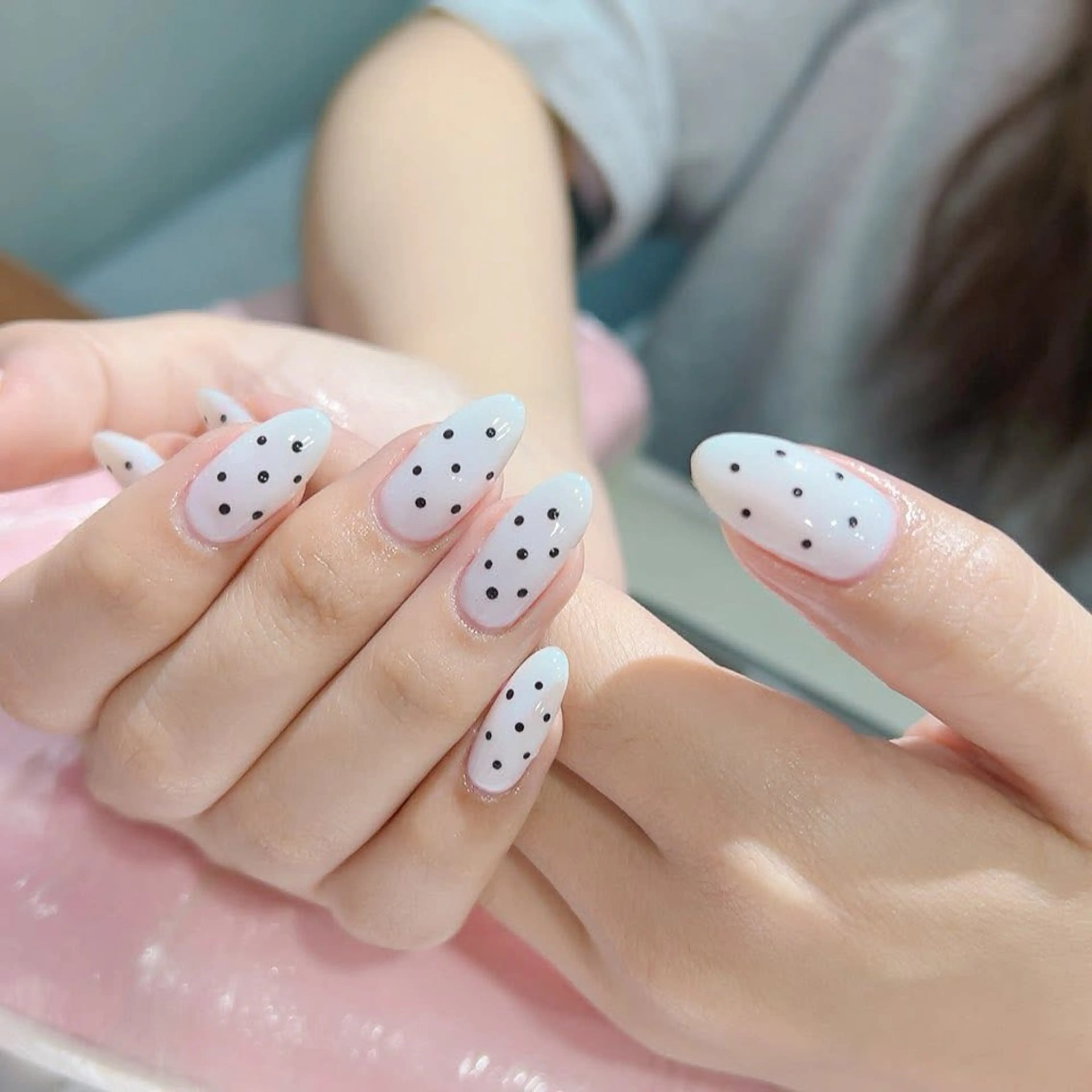 ネイル 長さ出し フレンチネイル ジェルネイル ガラスフレンチ 韓国ネイル ハンドネイル Minette nailHuongのネイルデザイン