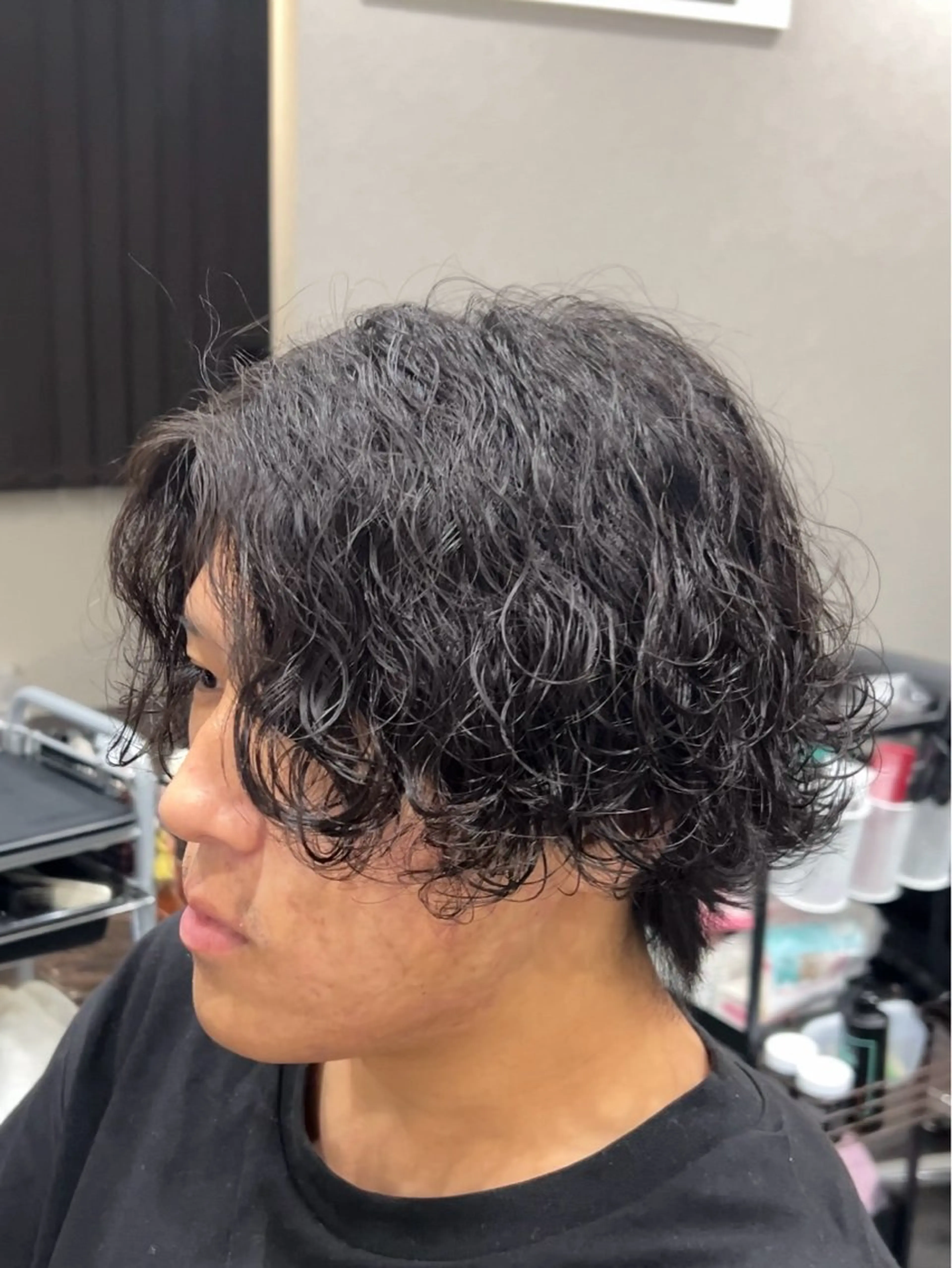 ミディアム メンズ ミディアムパーマ メンズパーマ 波巻きパーマ 福井 太暉のヘアスタイル