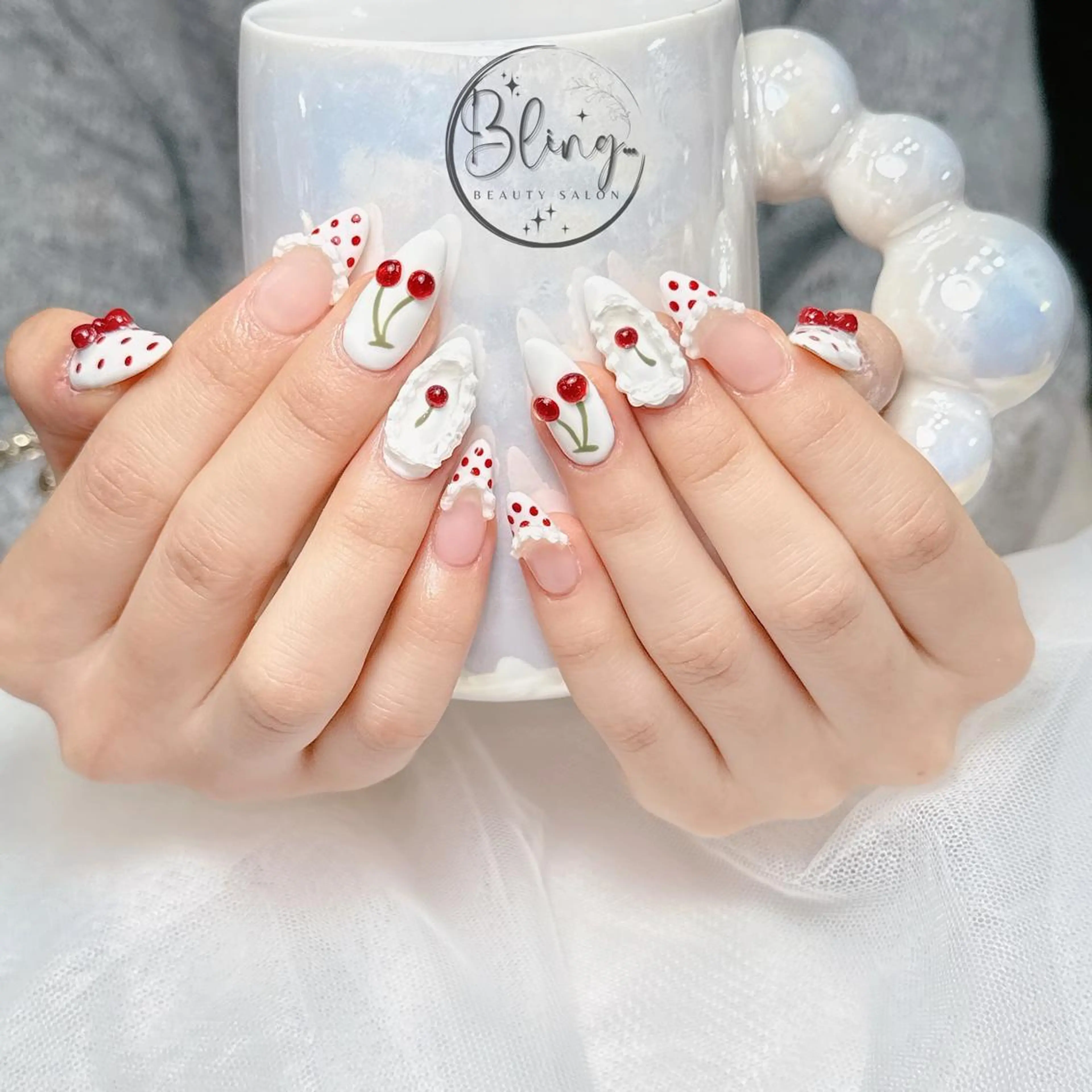 ロング 韓国風ヘア ハンドネイル 波 なみのネイルデザイン