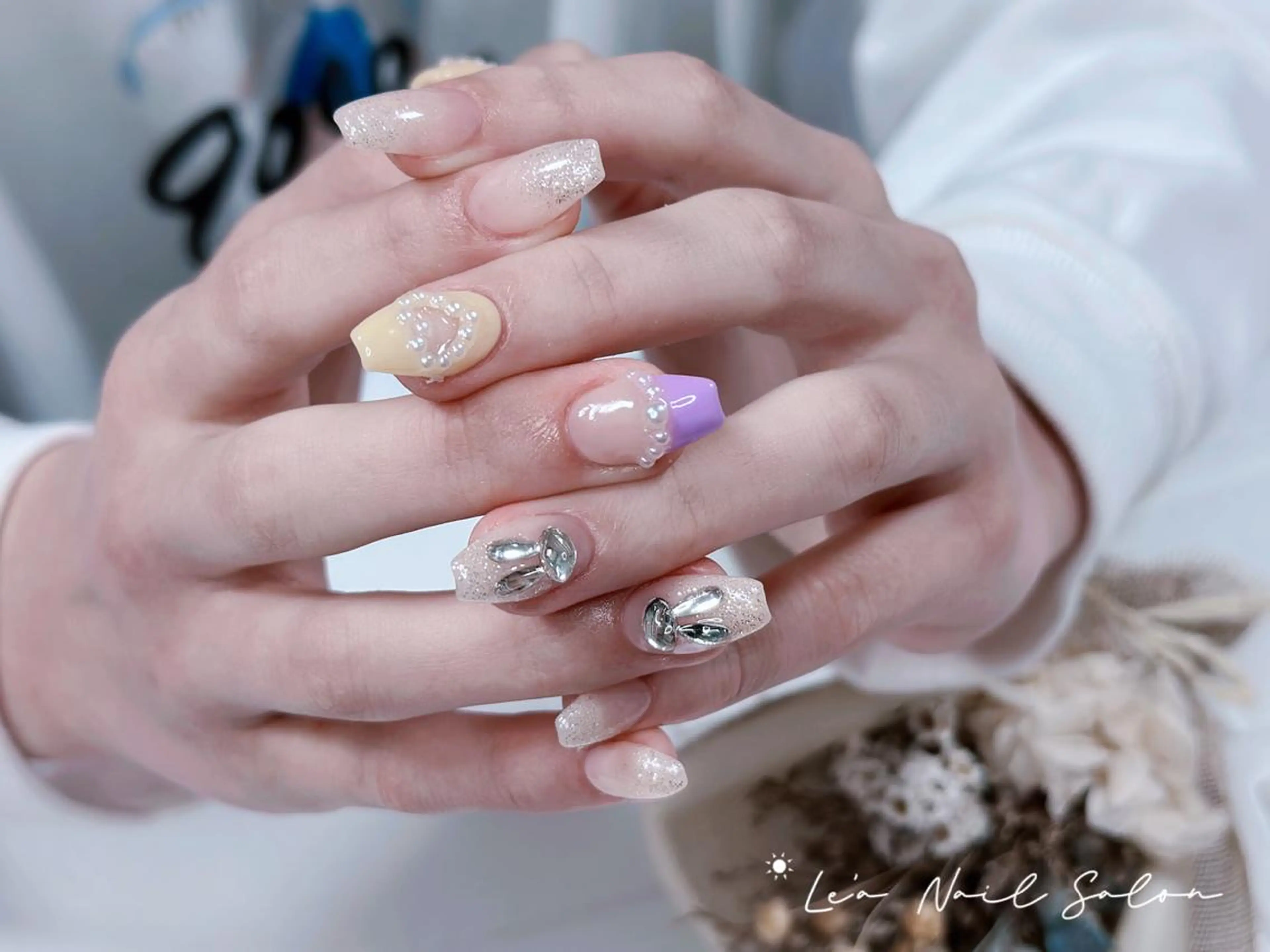 ミディアム カラー ネイル Le’a NailSalonのネイルデザイン
