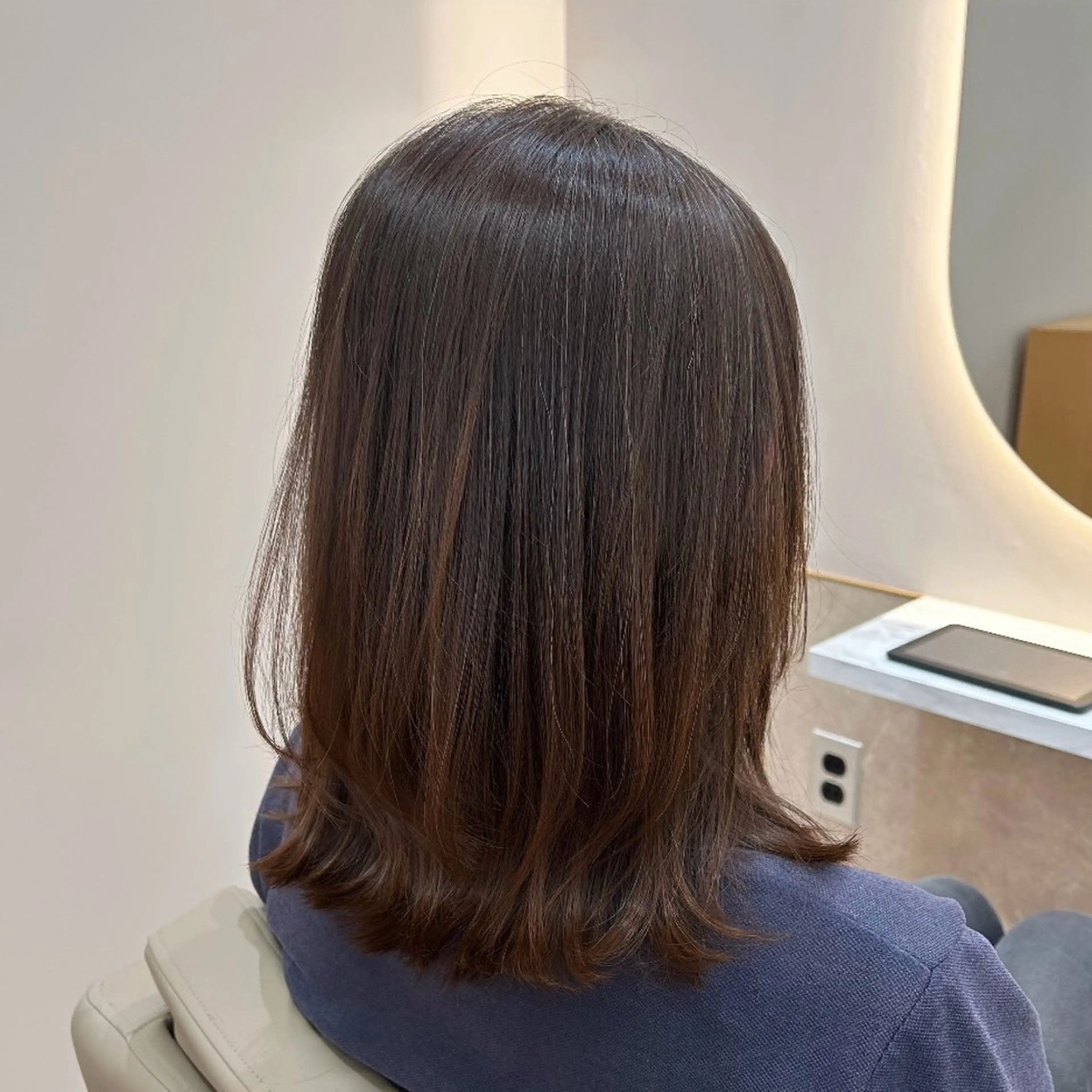 ミディアム レイヤー/艶髪カラー 🌷油科あい🌷のヘアスタイル