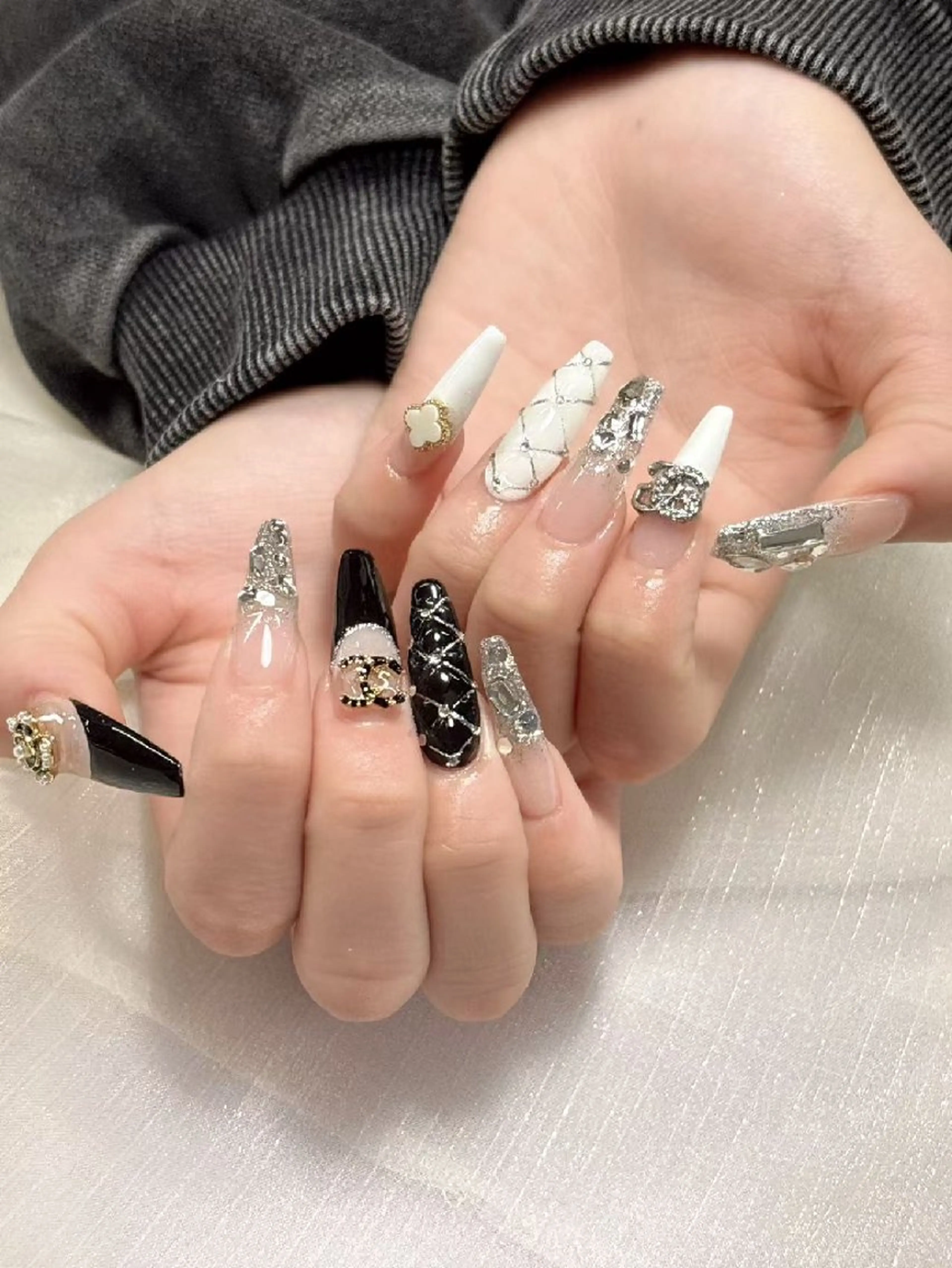 ネイル ENsalon AKIRAのネイルデザイン