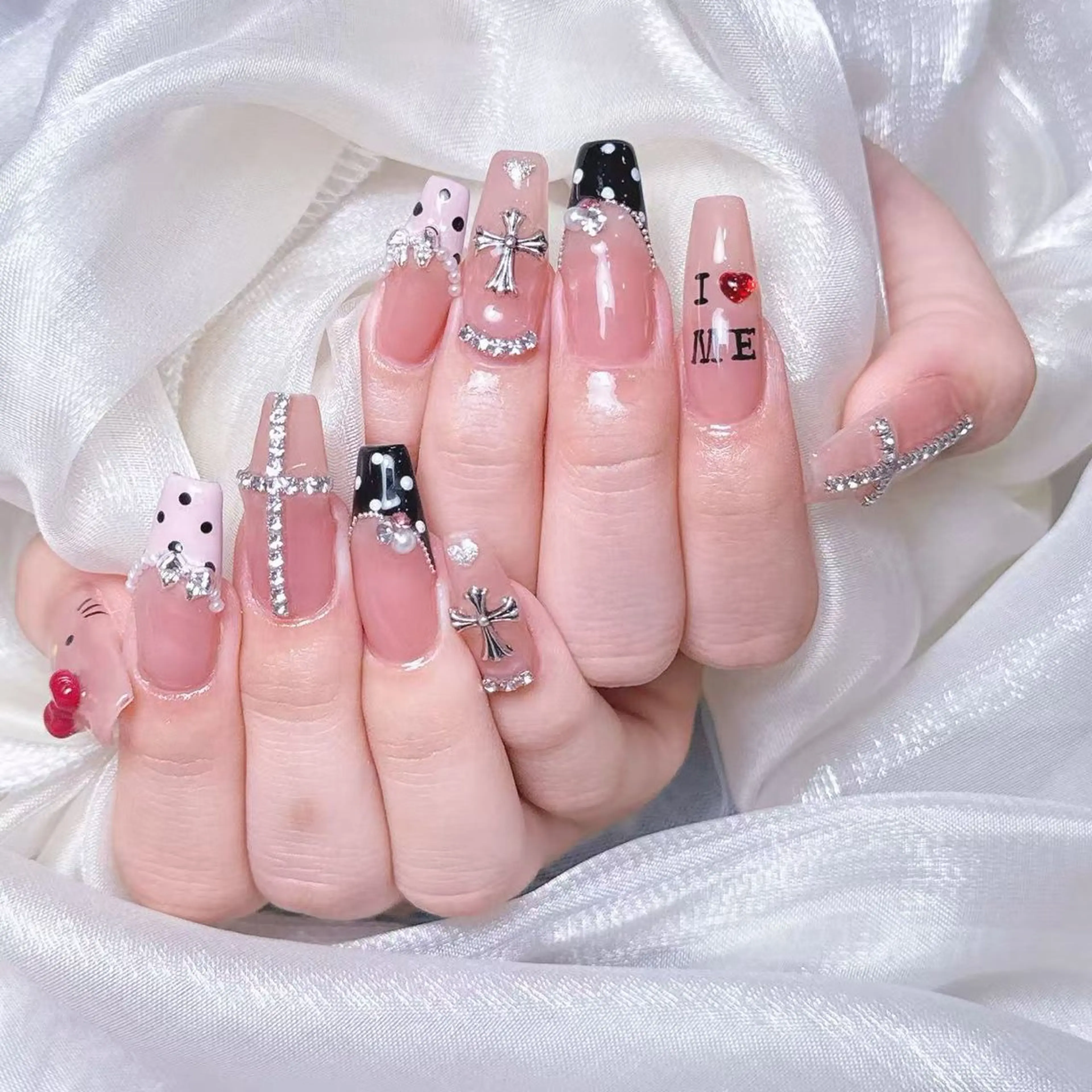 ネイル 🎀も ものネイルデザイン