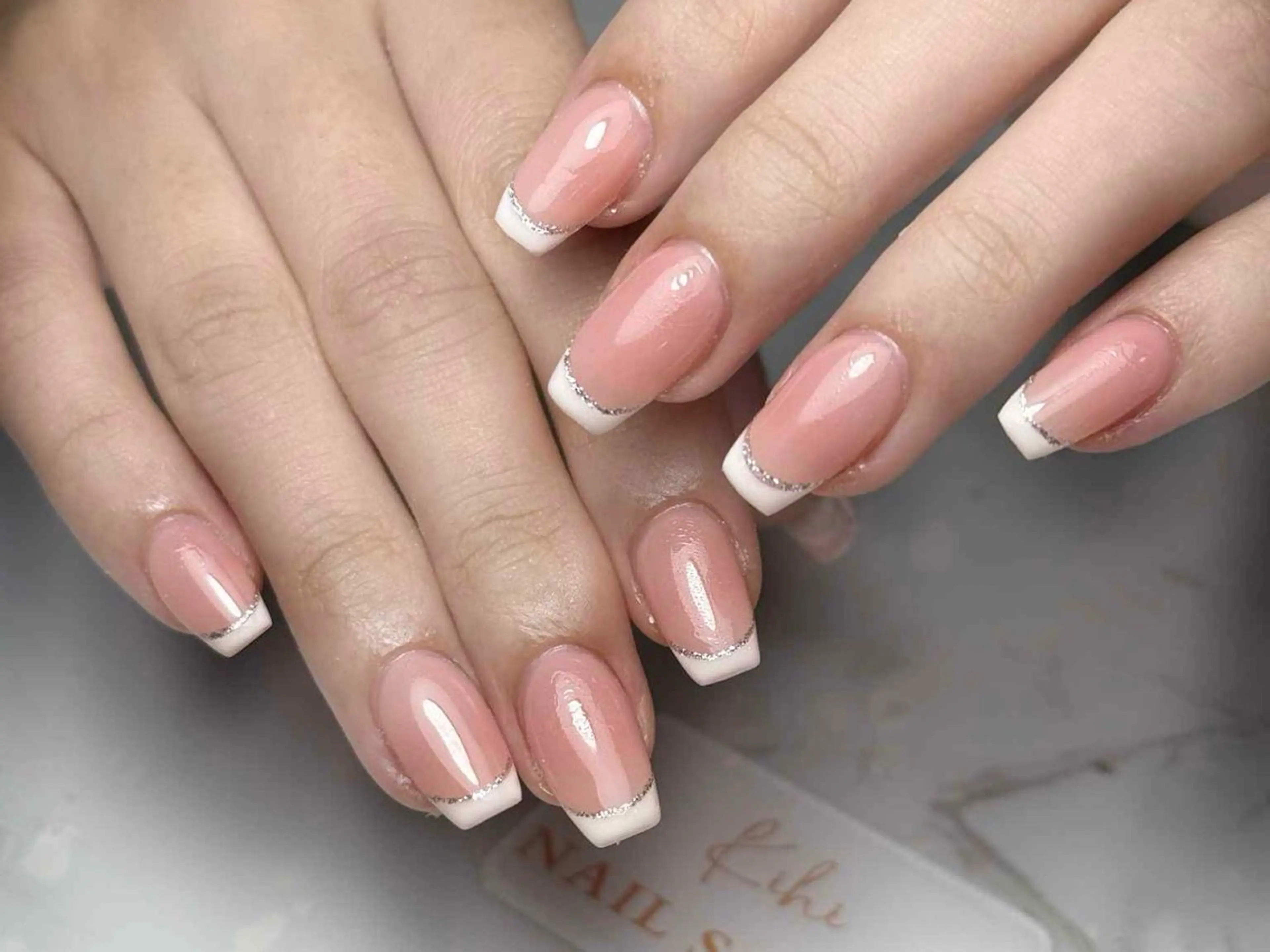 ネイル アートネイル フレンチネイル ジェルネイル グラデーション 韓国ネイル ハンドネイル 💕鈴木ユリ パラジェル/オフ無料のネイルデザイン