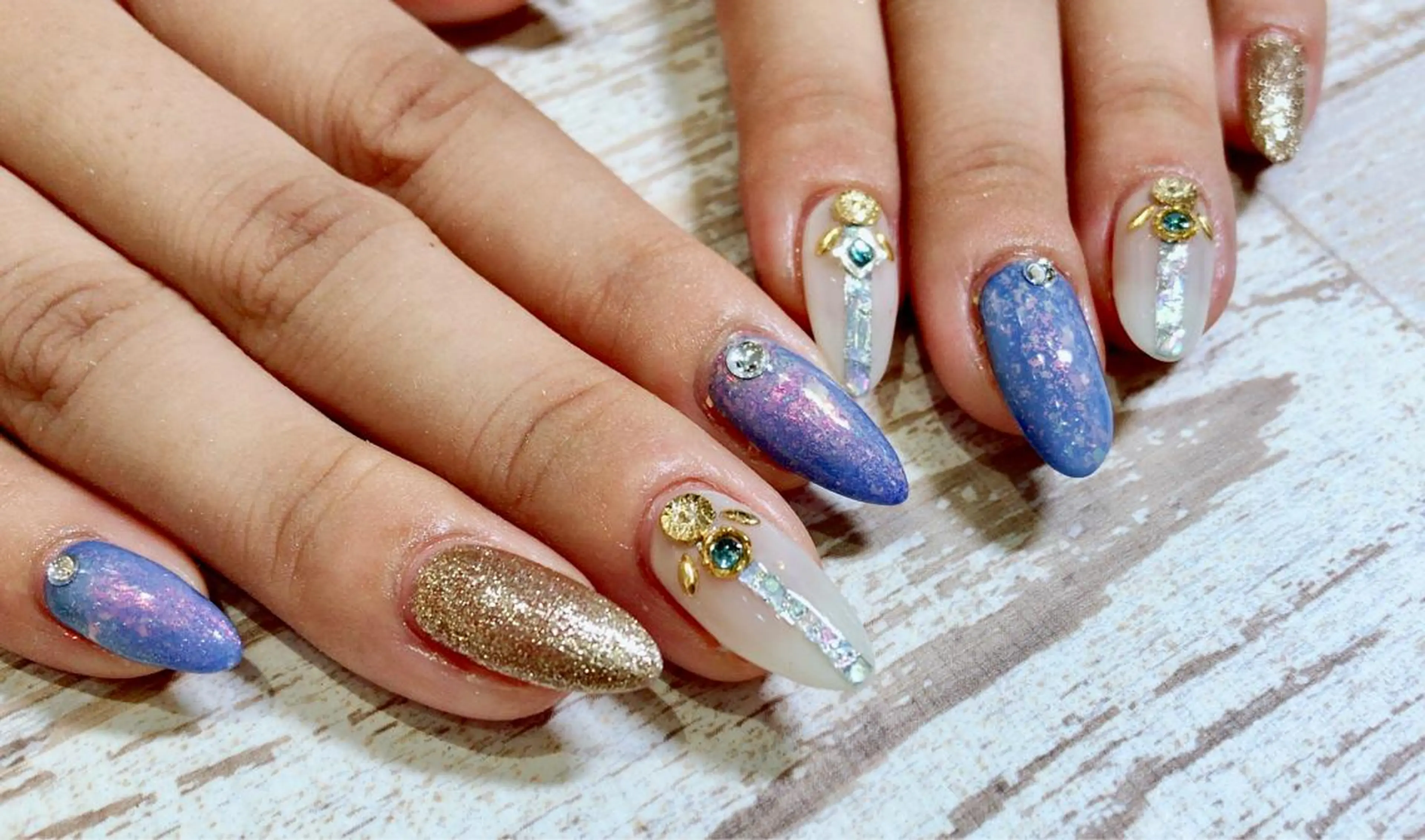 ネイル Lino+ ネイル&よもぎ蒸しのネイルデザイン