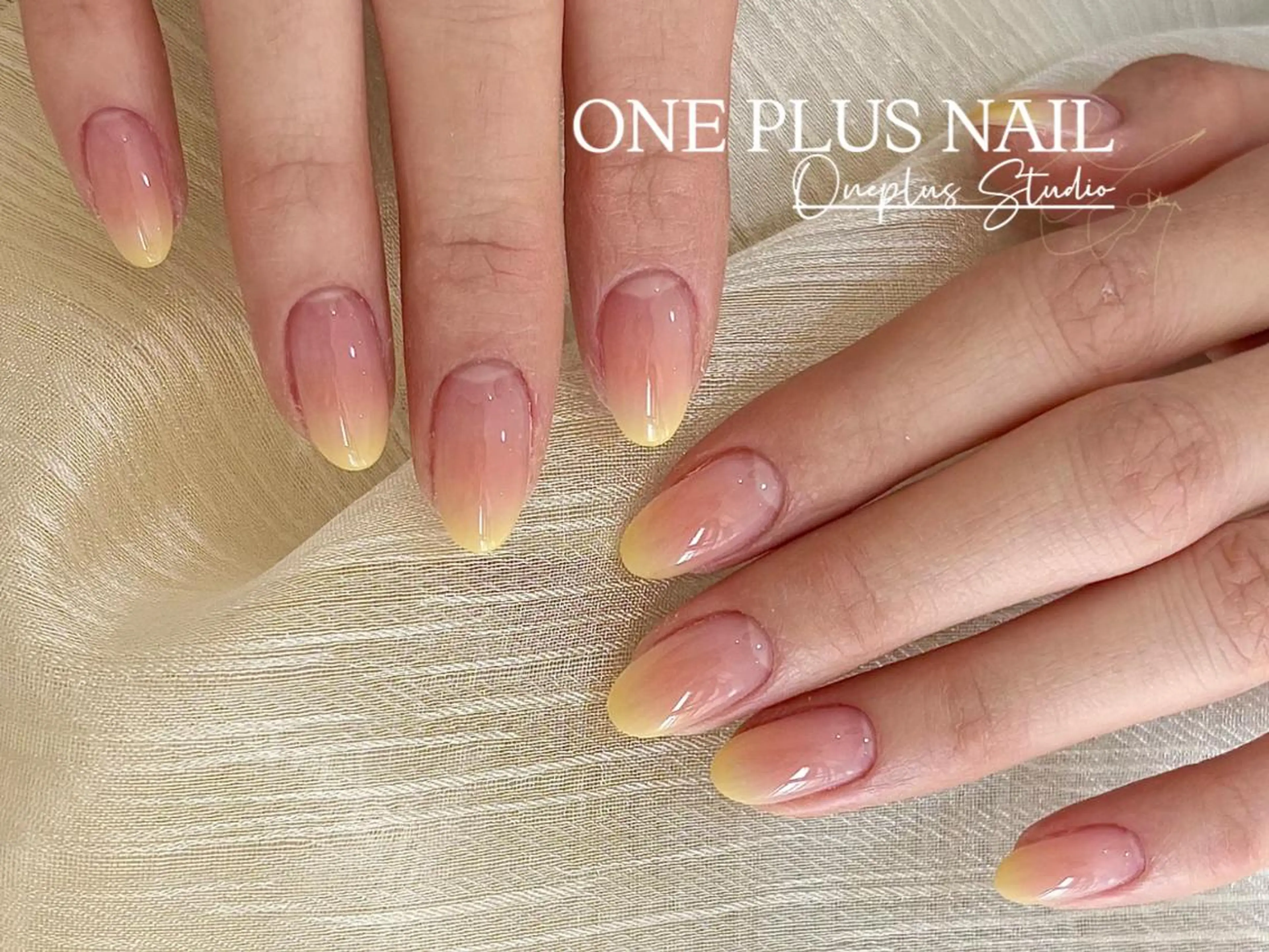 ネイル アートネイル オーロラネイル ガーリー キラキラネイル 韓国ネイル One plus StudioNailのネイルデザイン