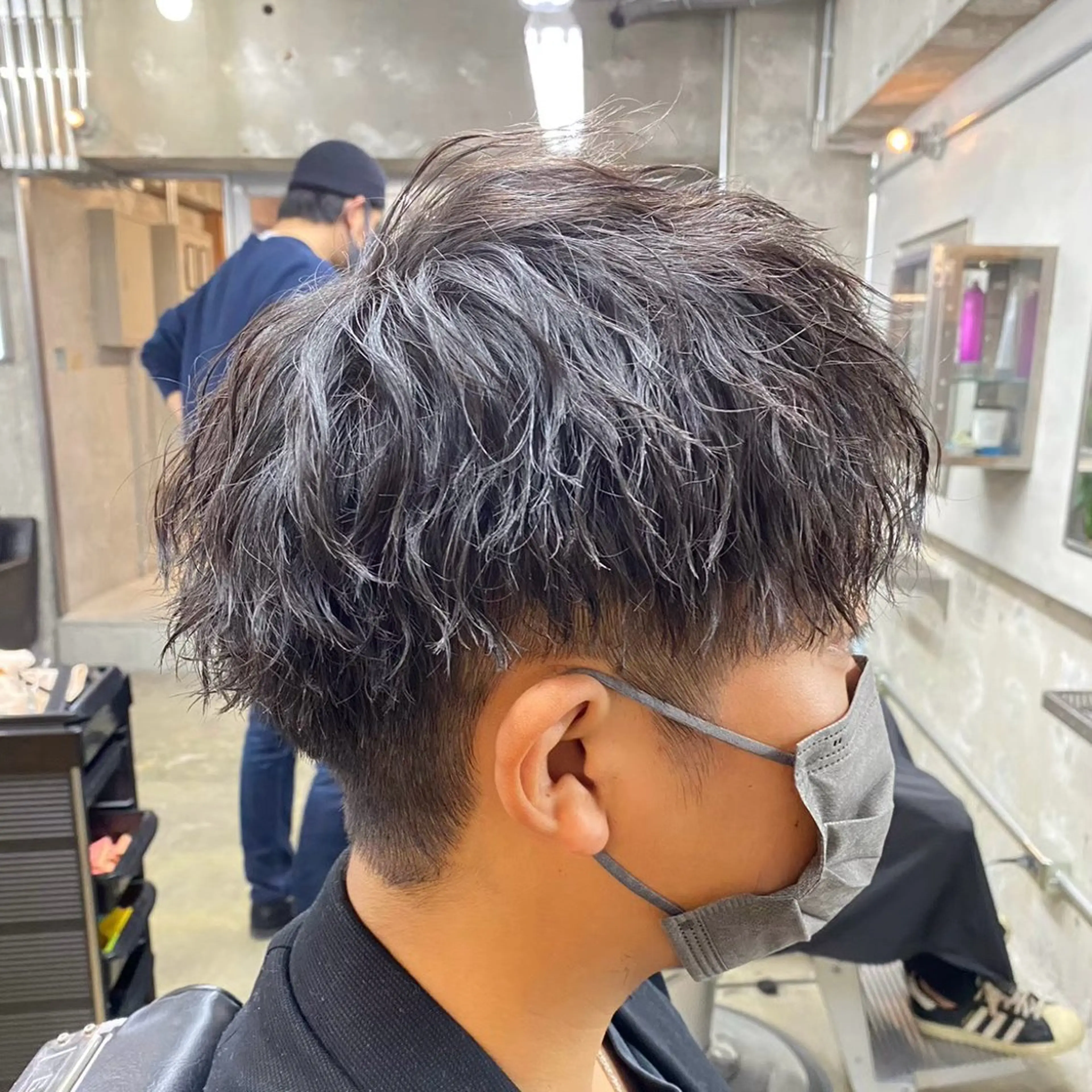 ショート カラー パーマ ヘアアレンジ メンズ アップバング フェードカット メンズパーマ プードルパーマ スパイキーショート SEIYA メンズパーマ職人のヘアスタイル