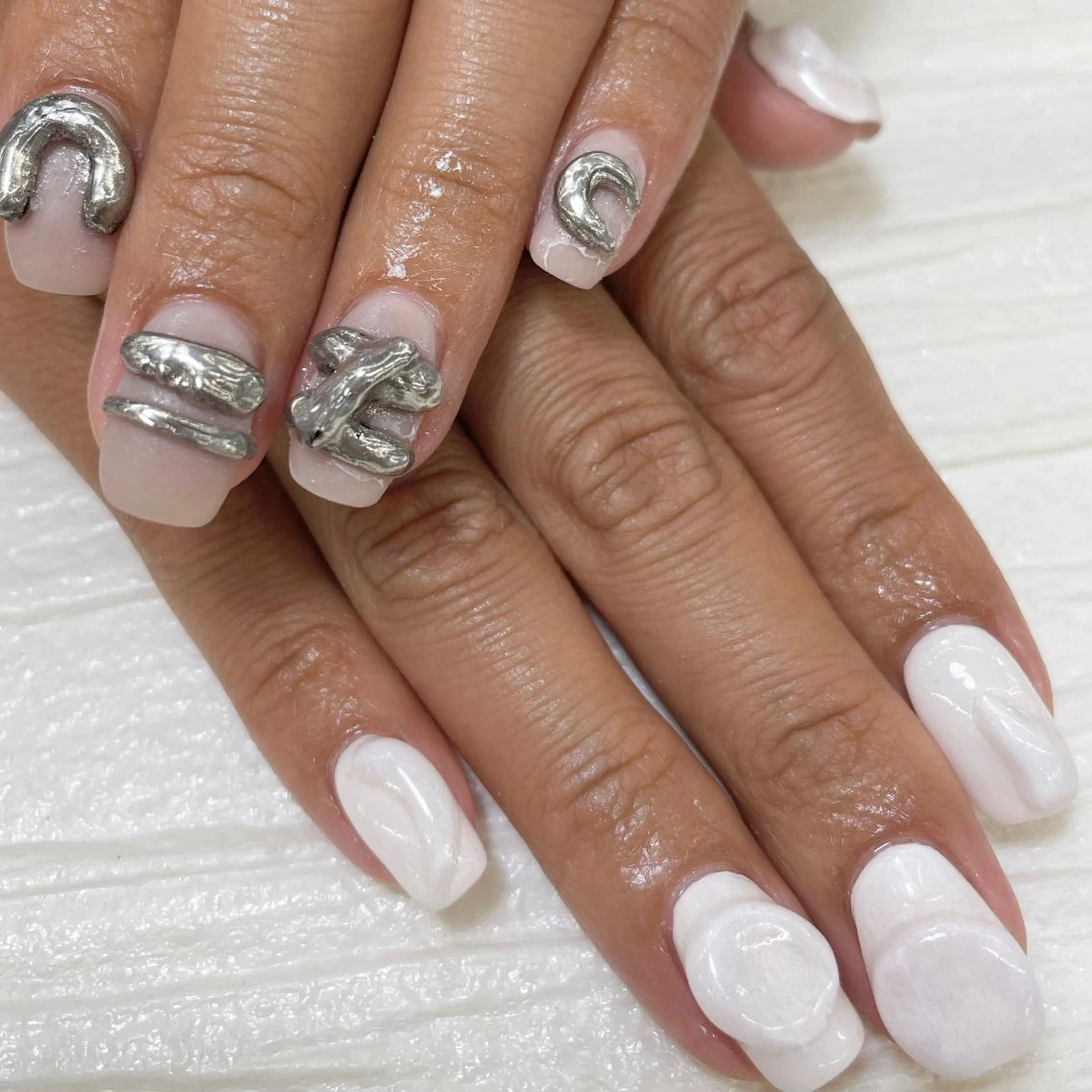ネイル 持ち込み シルバー Nailist MINORIのネイルデザイン